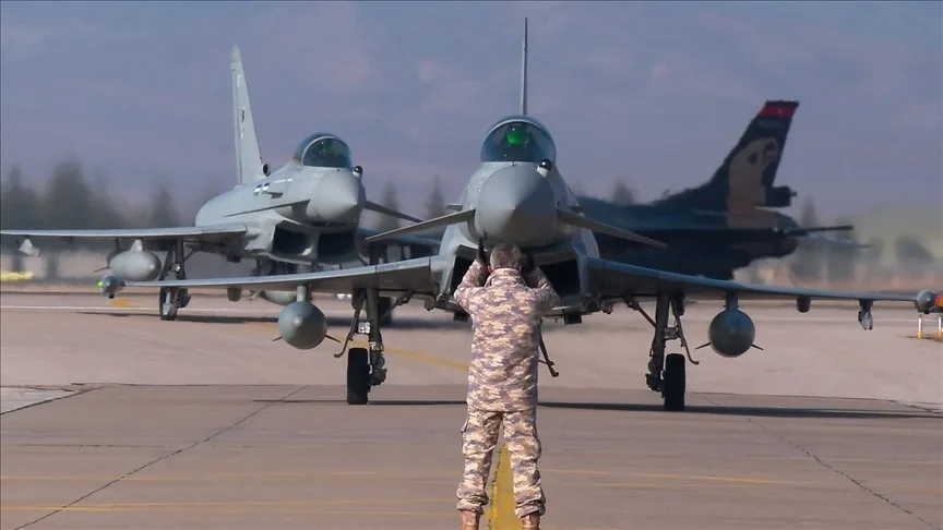 Almanya, "Arktik Nöbeti" misyonuna ilk adımda 4 Eurofighter ile katılacak