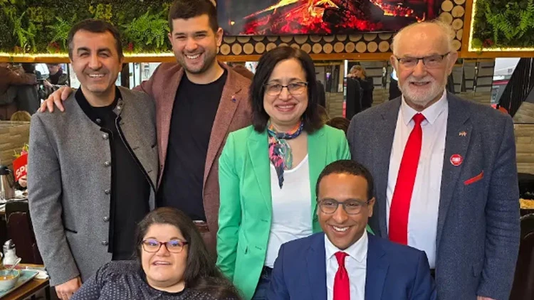 SPD’li adaylar Nürnberg’de seçmenlerle buluştu