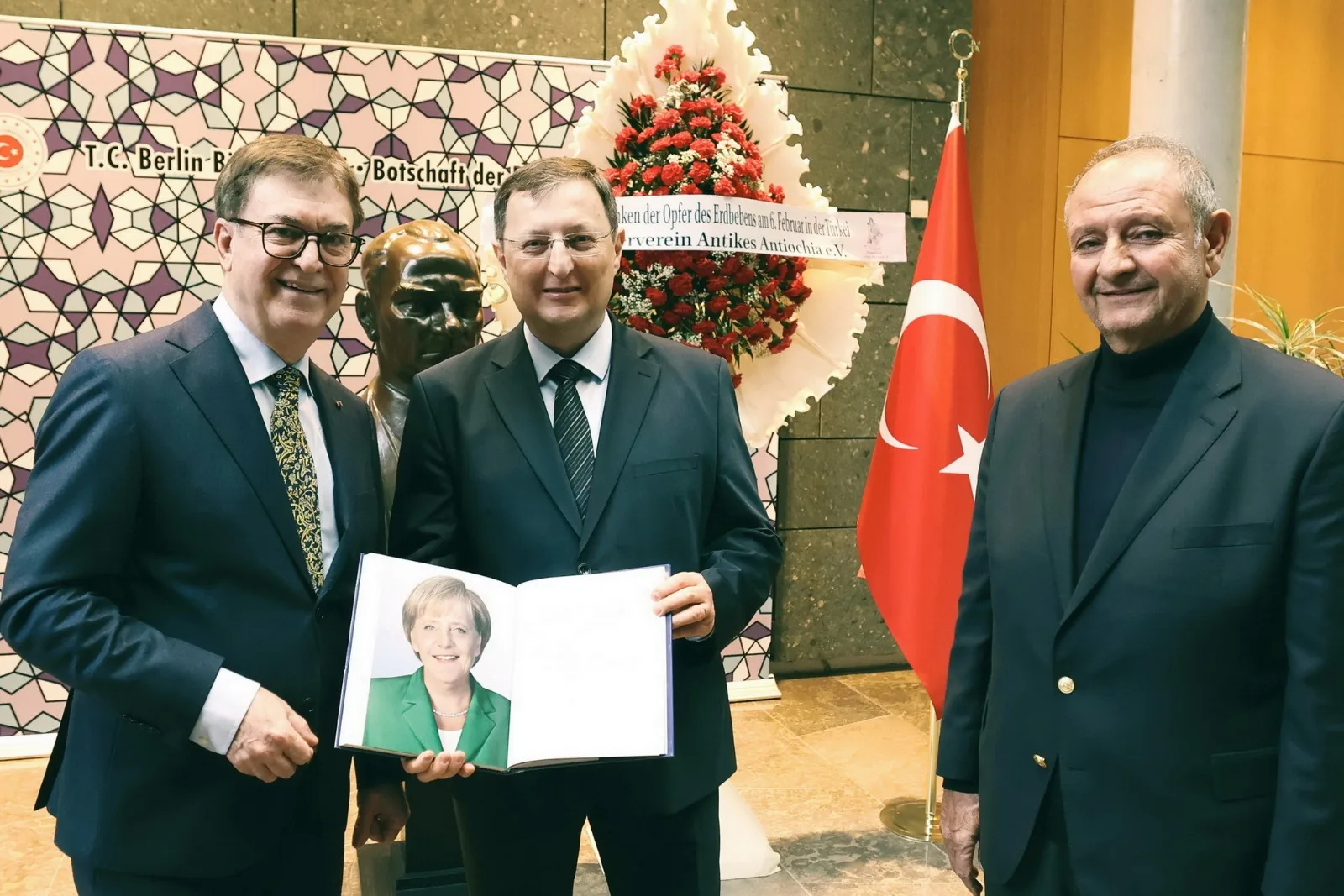 Berlin Büyükelçiliği’nde Anlamlı 6 Şubat Depremi Anma Töreni