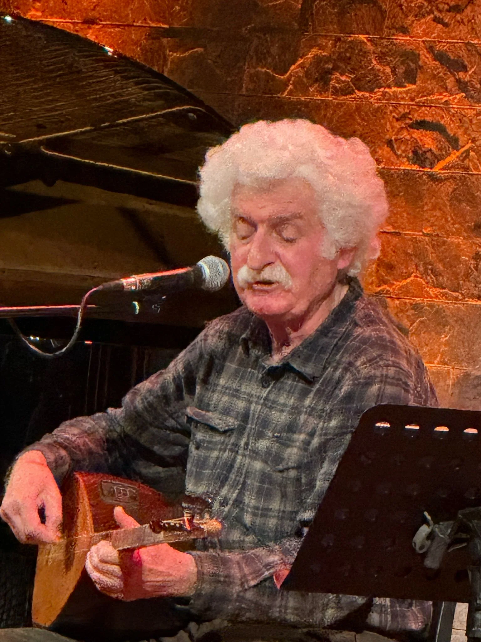 Mustafa Yeşilyurt 45. Sanat Yılını Berlin’de Ezgilerle Kutladı