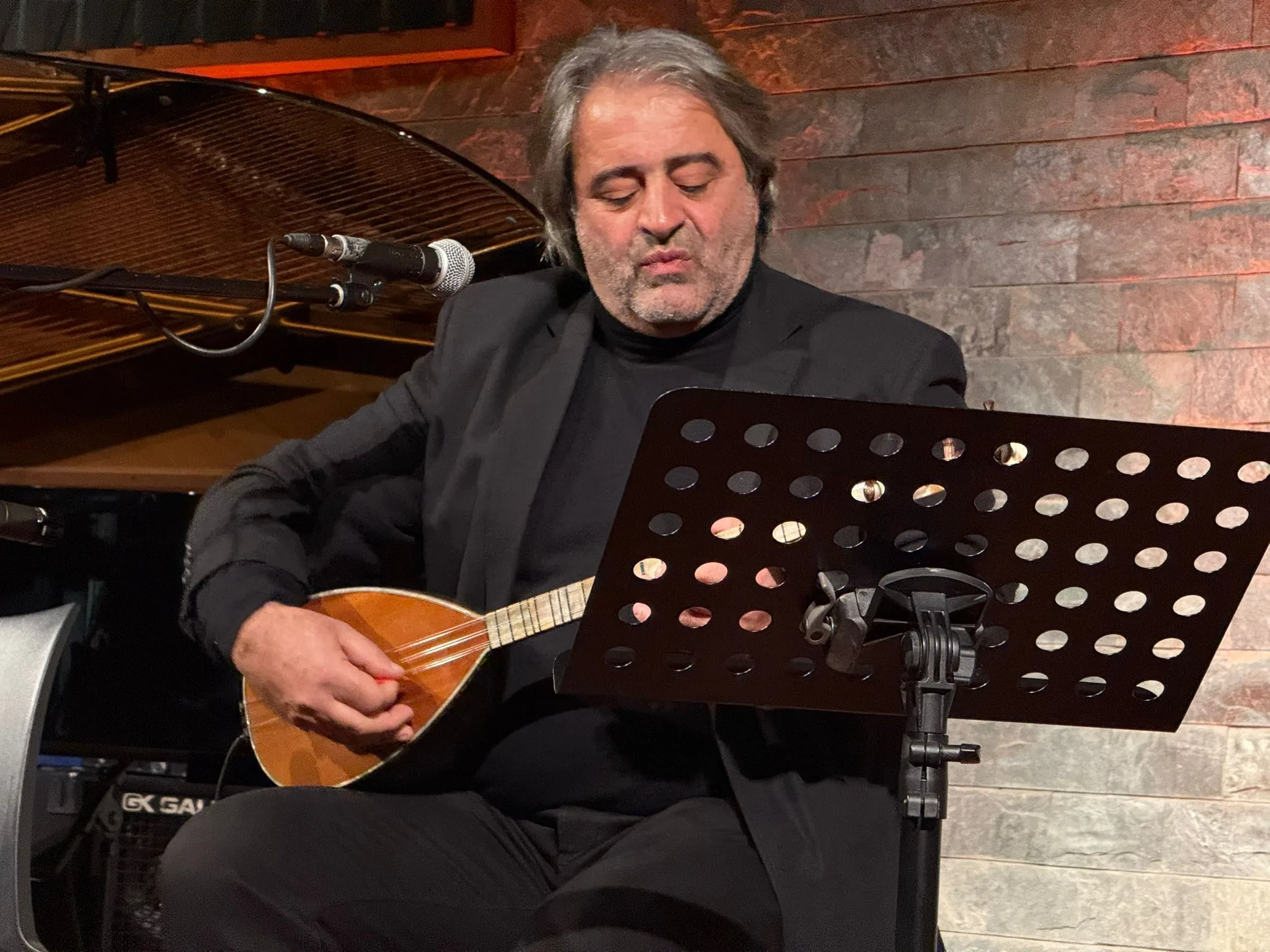 Mustafa Yeşilyurt 45. Sanat Yılını Berlin’de Ezgilerle Kutladı