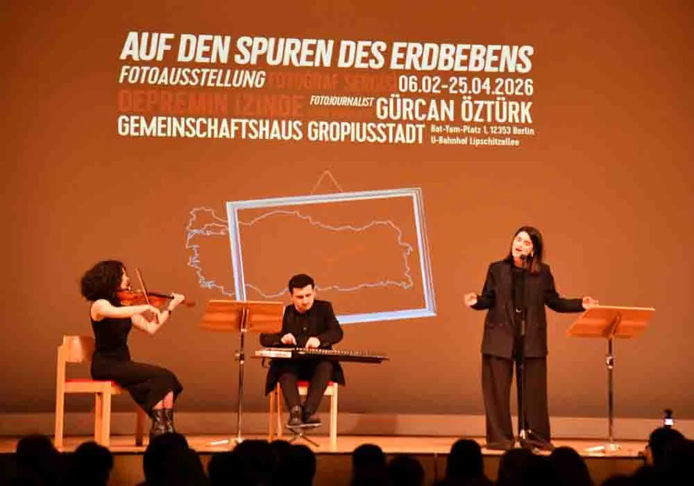 “Depremin İzinde: Geri Döneceğiz” Fotoğraf Sergisi Berlin’de Büyük İlgi Gördü