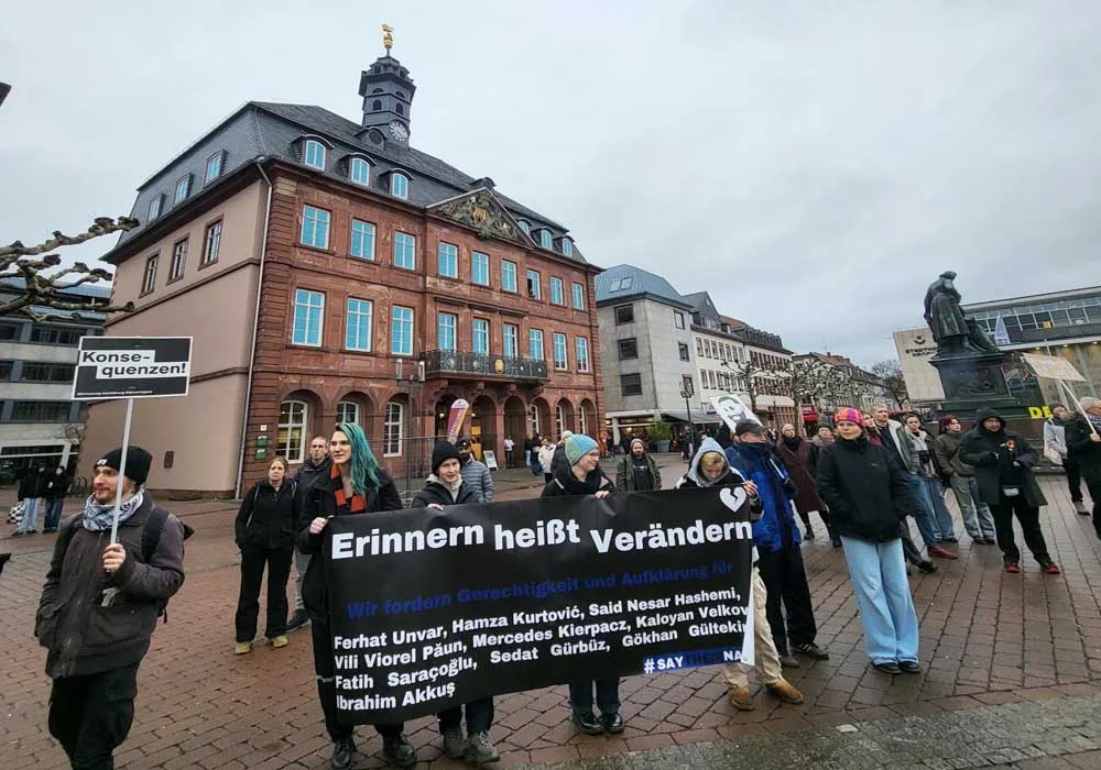 Hanau katliamını anma eylemlerinde direniş çağrısı