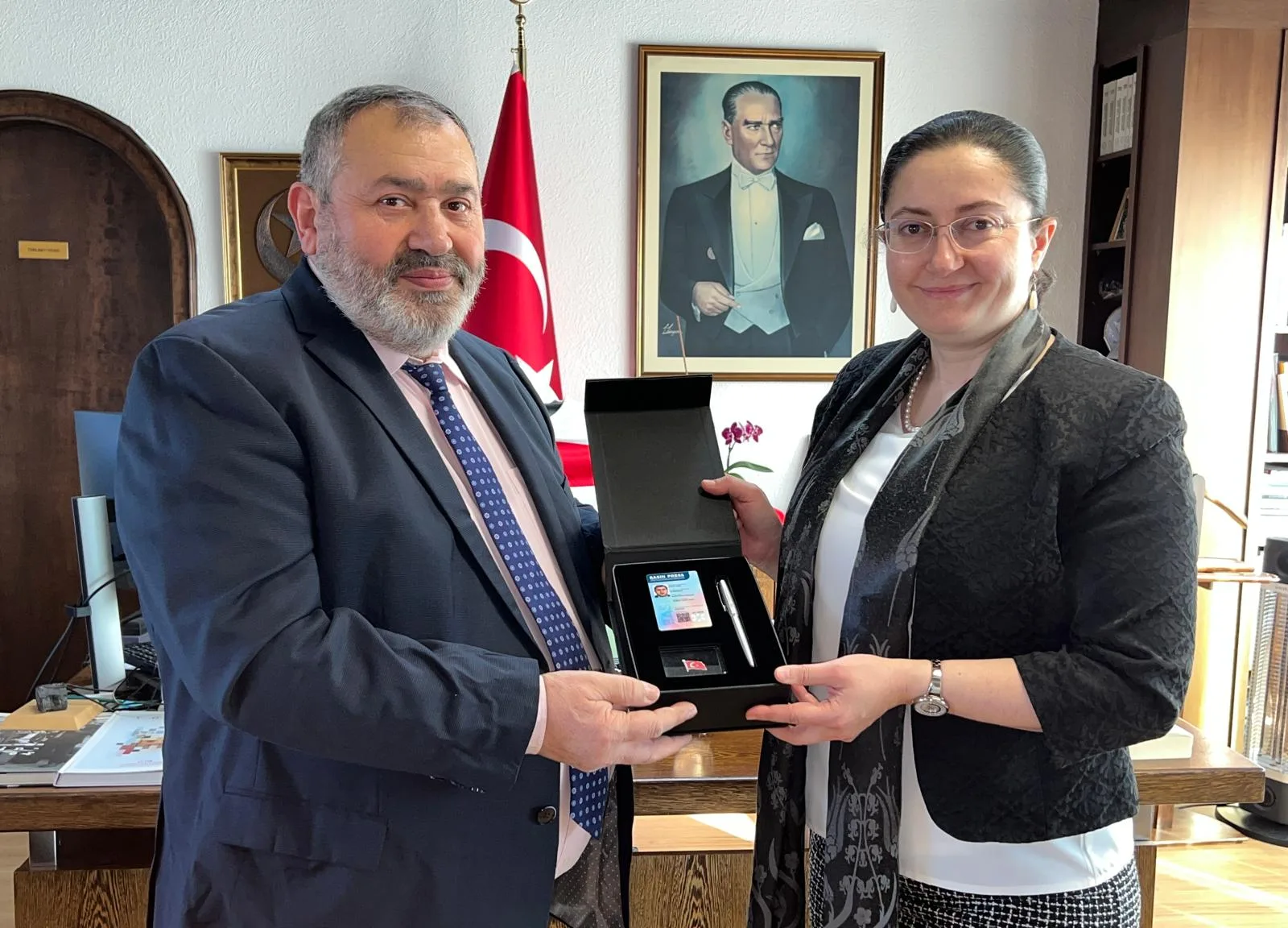 Gazeteci İlhan Baba “Sürekli Basın Kartı” ile onurlandırıldı