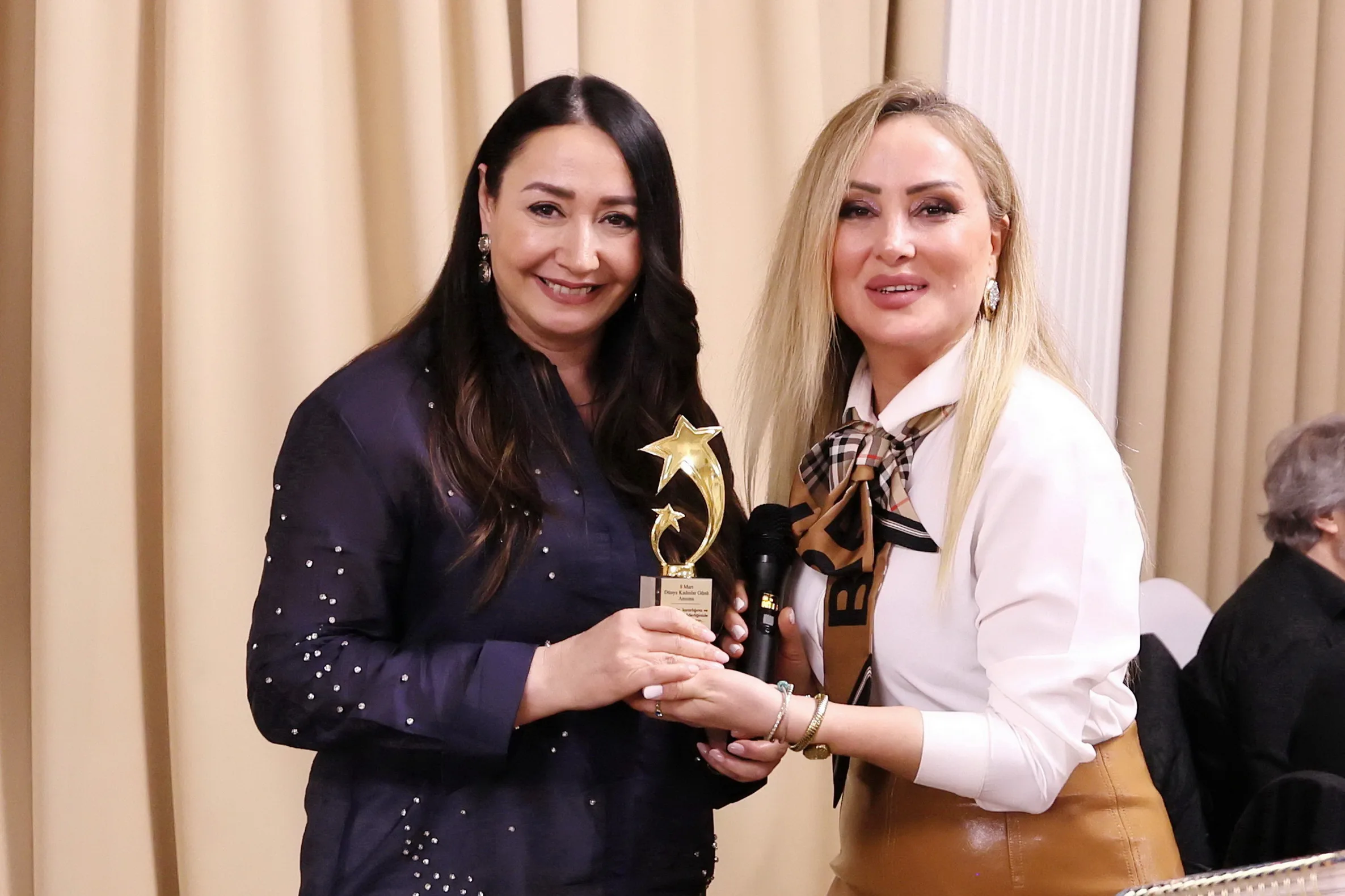 Berlin’de Kadın Dayanışmasının Zirvesi