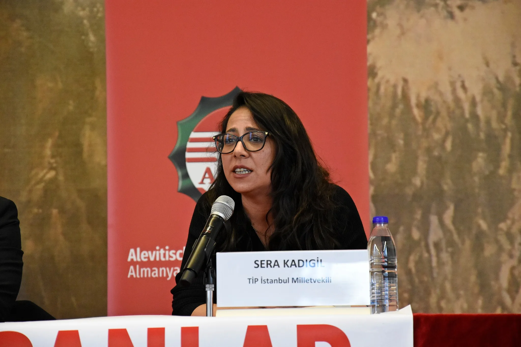 Berlin’de Kadınlar Sorunları ve Çözüm Yollarını Tartıştı