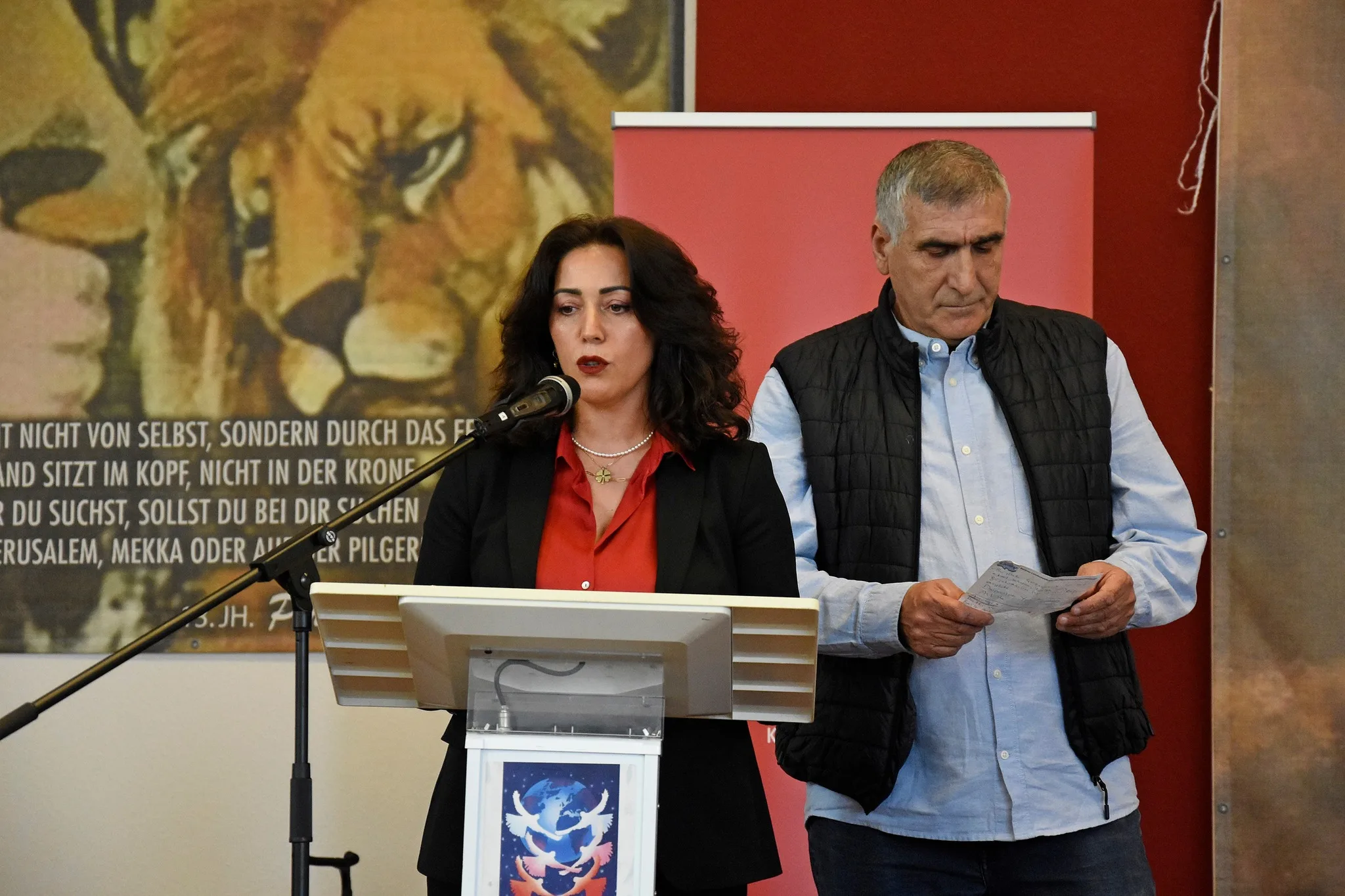 Berlin’de Kadınlar Sorunları ve Çözüm Yollarını Tartıştı