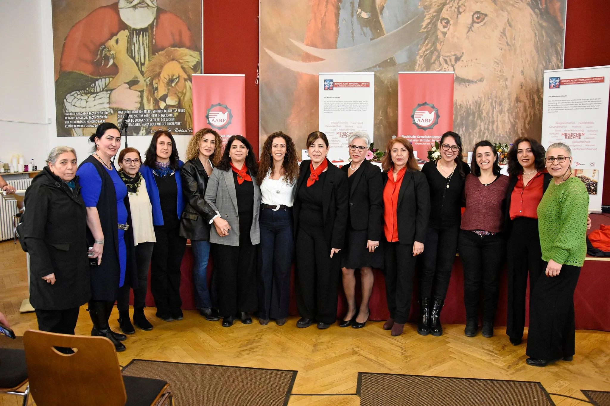 Berlin’de Kadınlar Sorunları ve Çözüm Yollarını Tartıştı