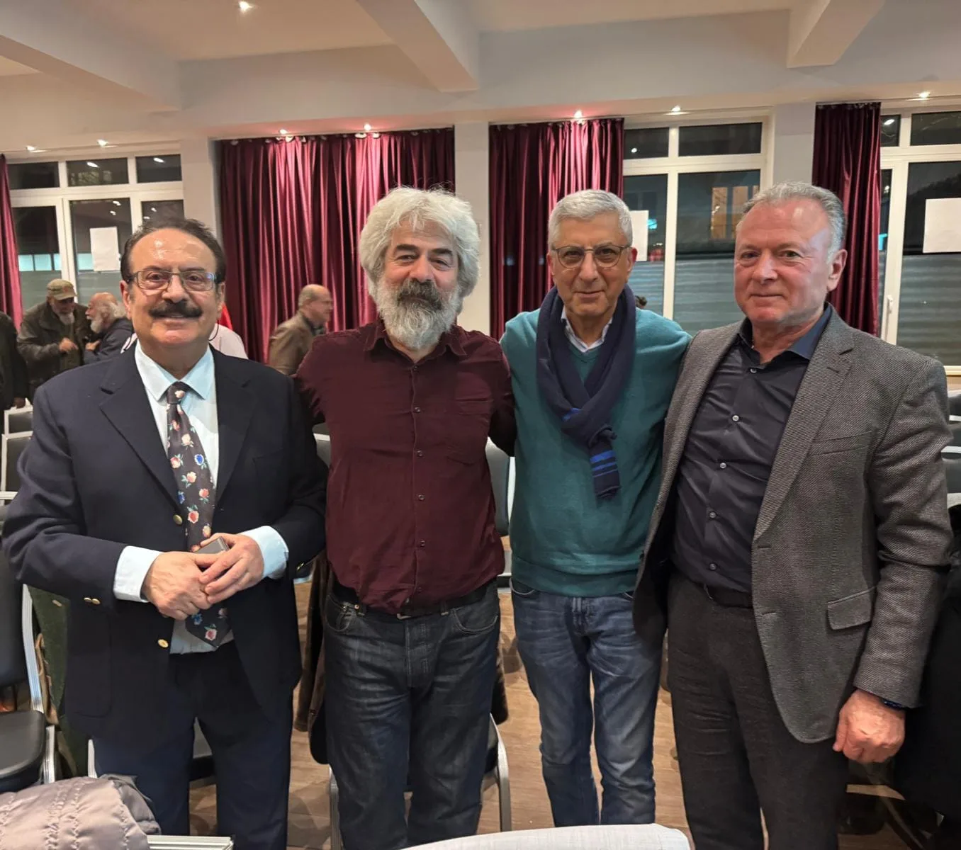 HAMBURG’DA AZİZ NESİN VAKFI İÇİN ANLAMLI DAYANIŞMA GECESİ