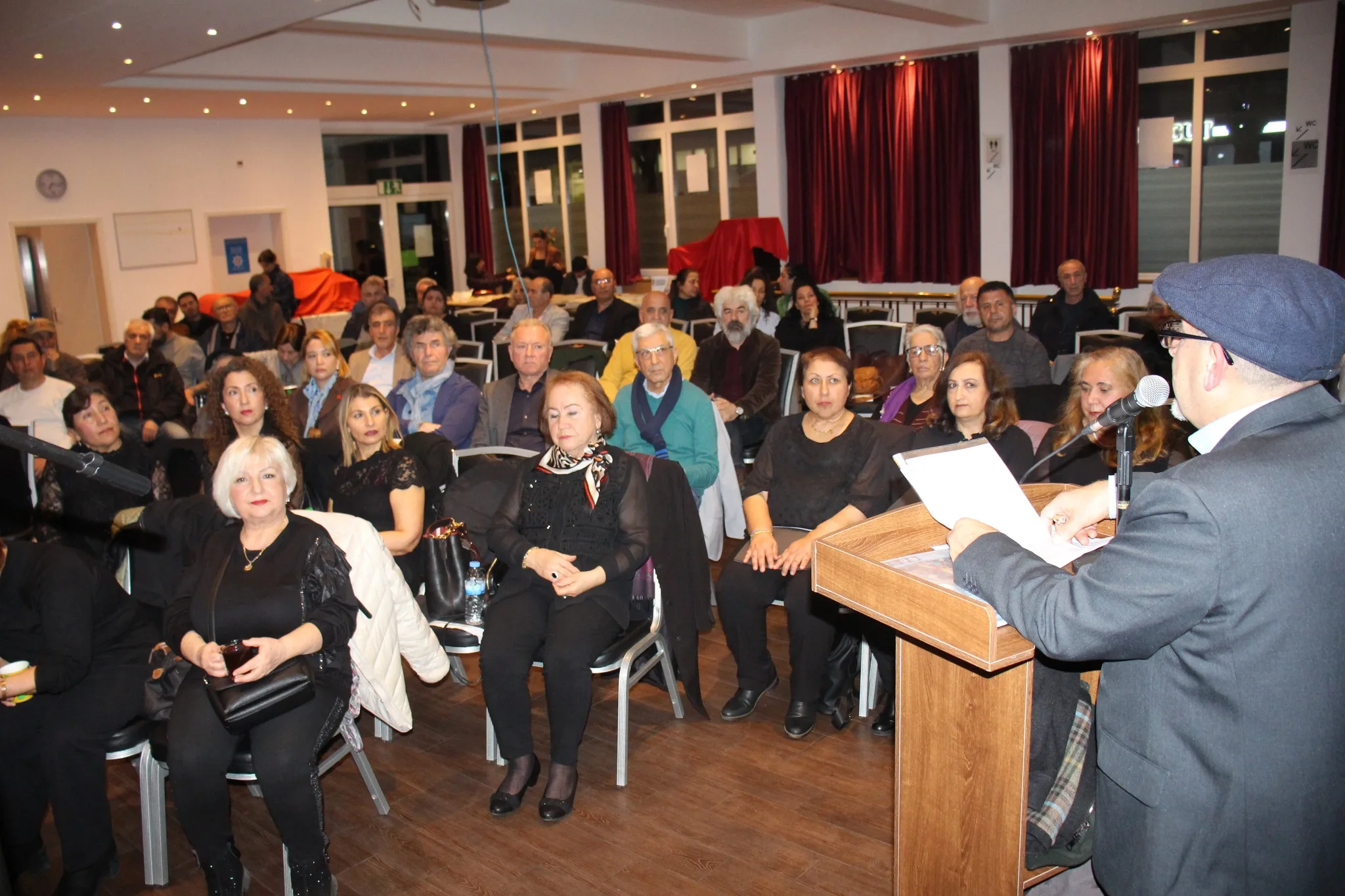 HAMBURG’DA AZİZ NESİN VAKFI İÇİN ANLAMLI DAYANIŞMA GECESİ