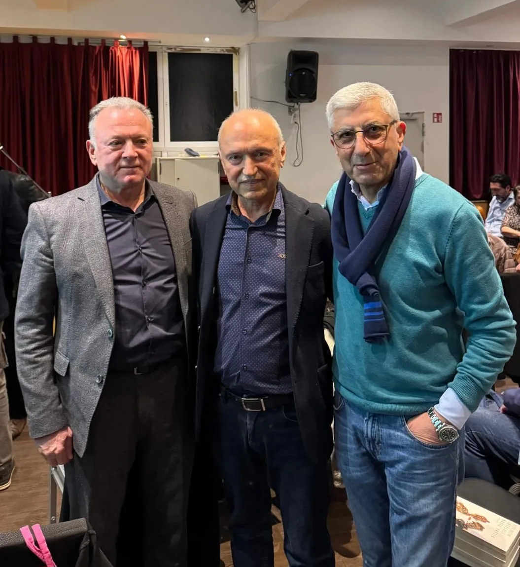 HAMBURG’DA AZİZ NESİN VAKFI İÇİN ANLAMLI DAYANIŞMA GECESİ