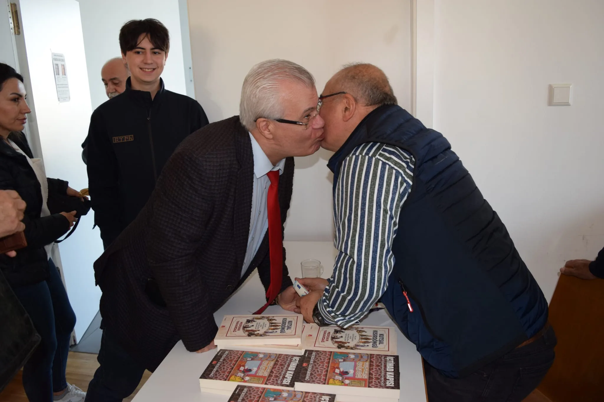 Merdan Yanardağ’la dayanışma panelinde Ortadoğu’daki son gelişmeler tartışıldı