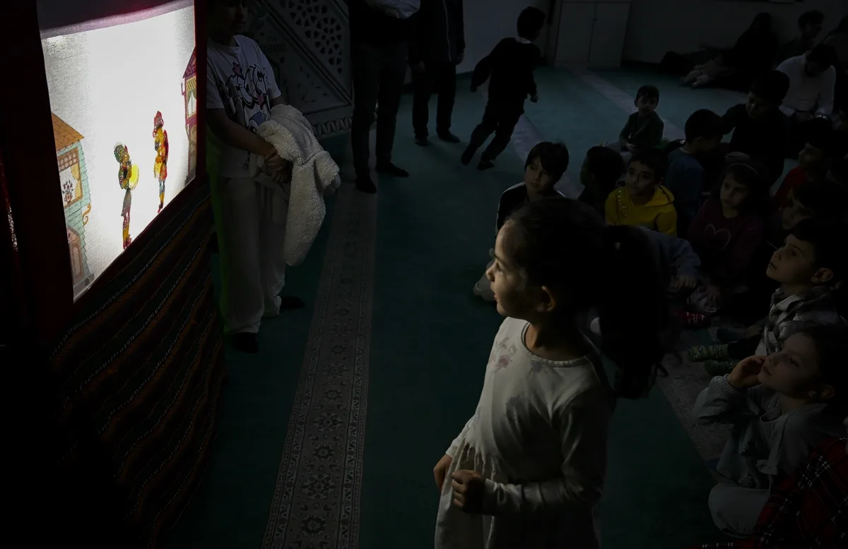 Berlin'de ramazan gelenekleri Nasreddin Hoca ve gölge oyunuyla yaşatılıyor