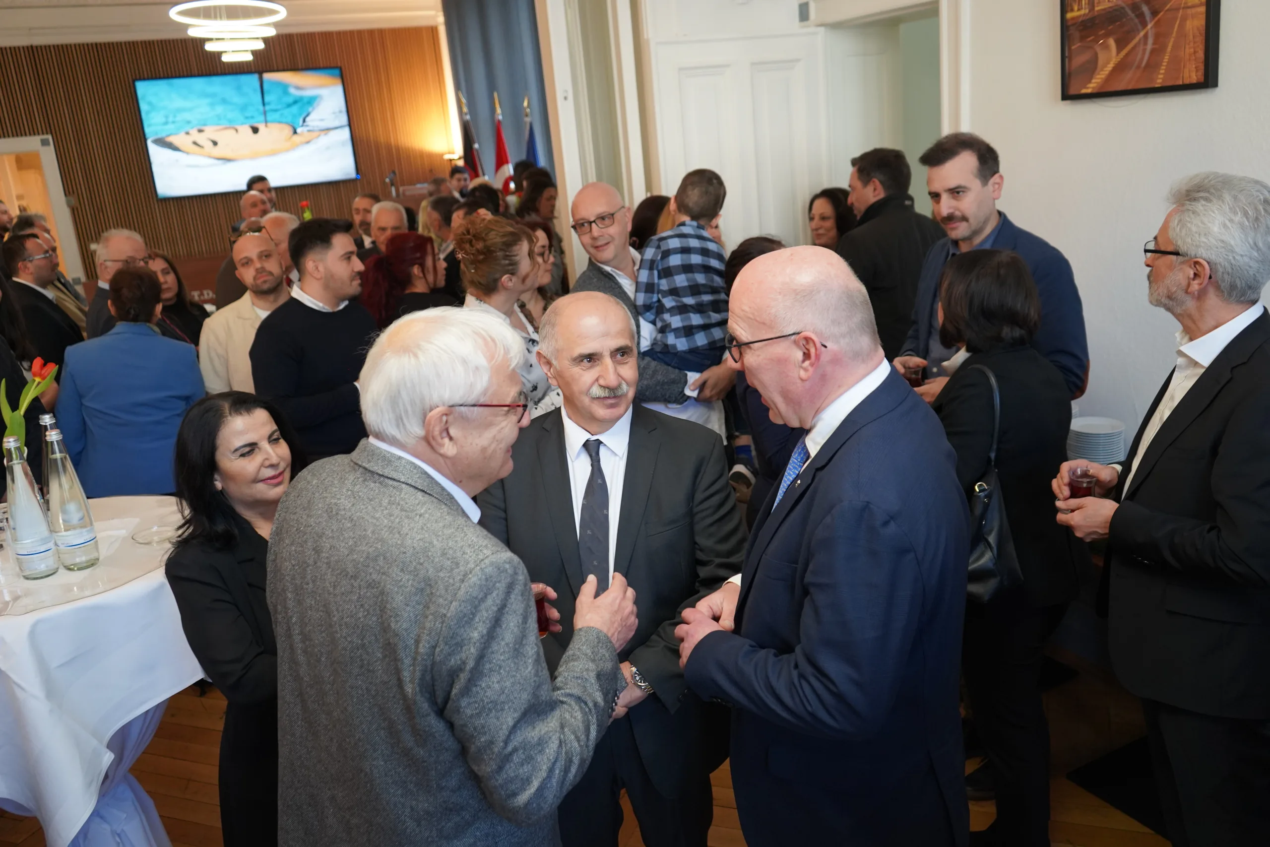 Berlin’de TDU’dan Görkemli Şeker Bayramı Resepsiyonu