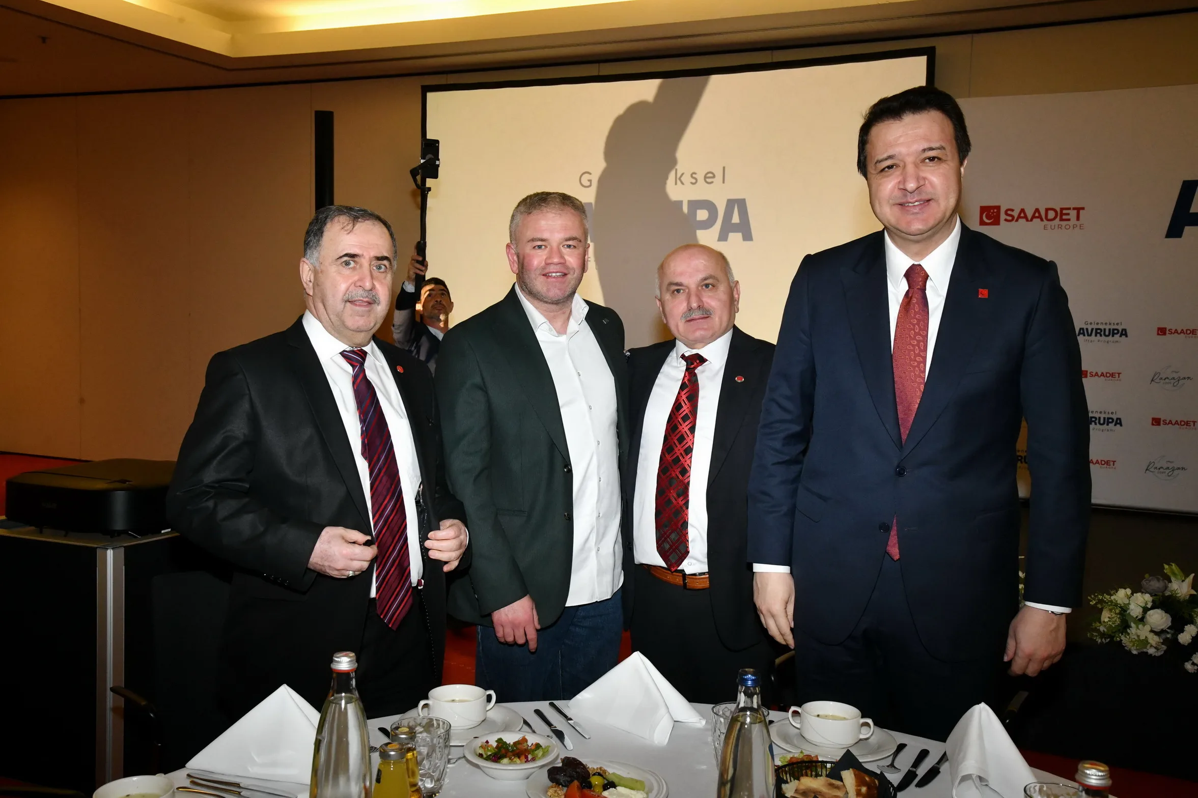 Saadet Partisi Genel Başkanı Mahmut Arıkan’dan Berlin’de Kritik Mesajlar