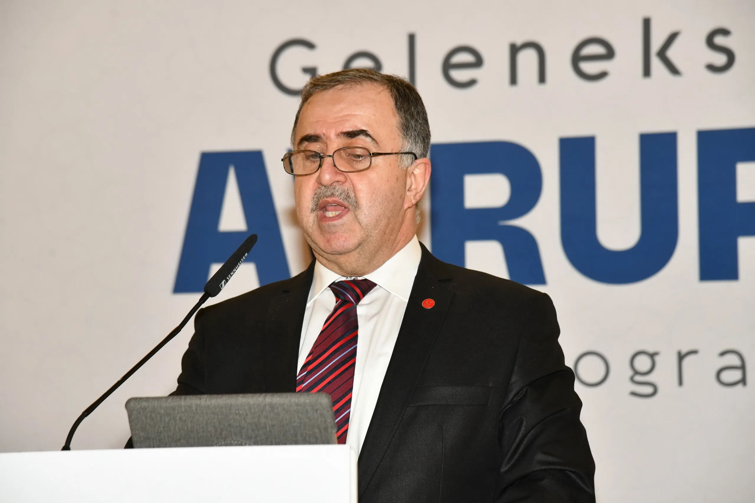Saadet Partisi Genel Başkanı Mahmut Arıkan’dan Berlin’de Kritik Mesajlar