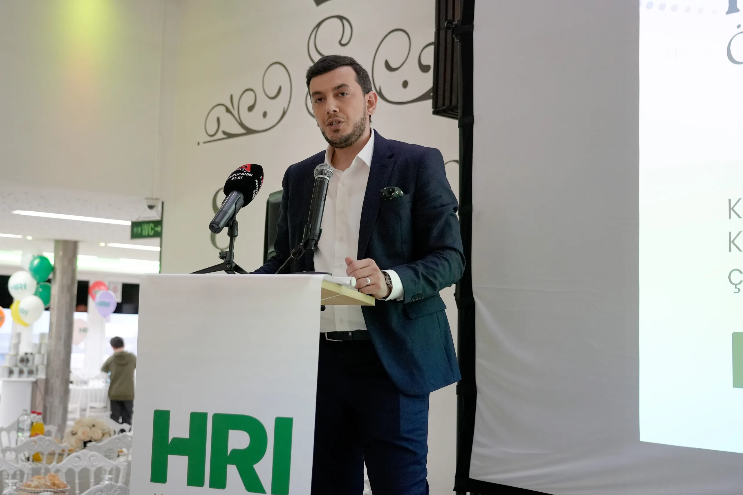 Köln’de Dünya Yetimler Günü’ne özel anlamlı iftar
