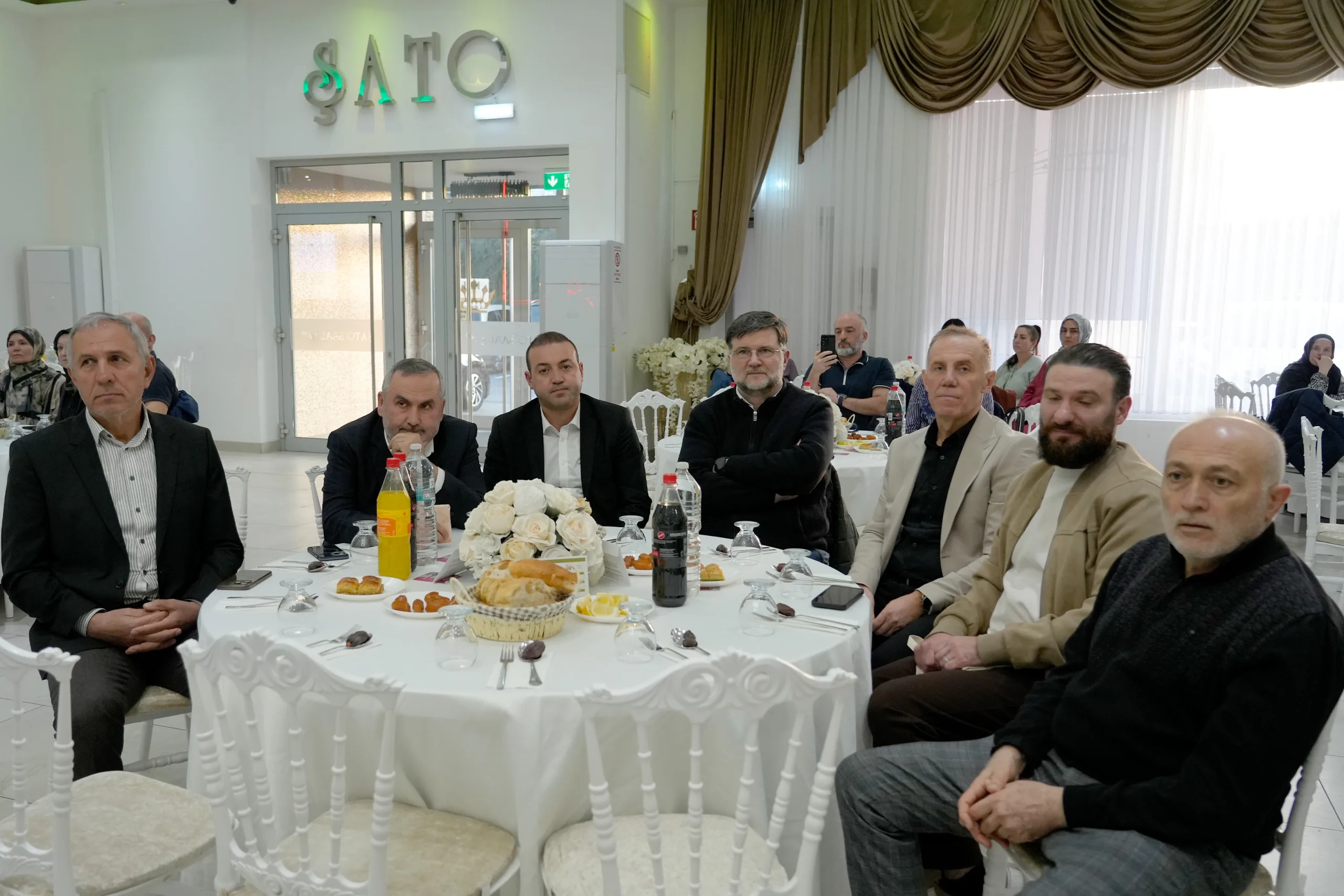 Köln’de Dünya Yetimler Günü’ne özel anlamlı iftar