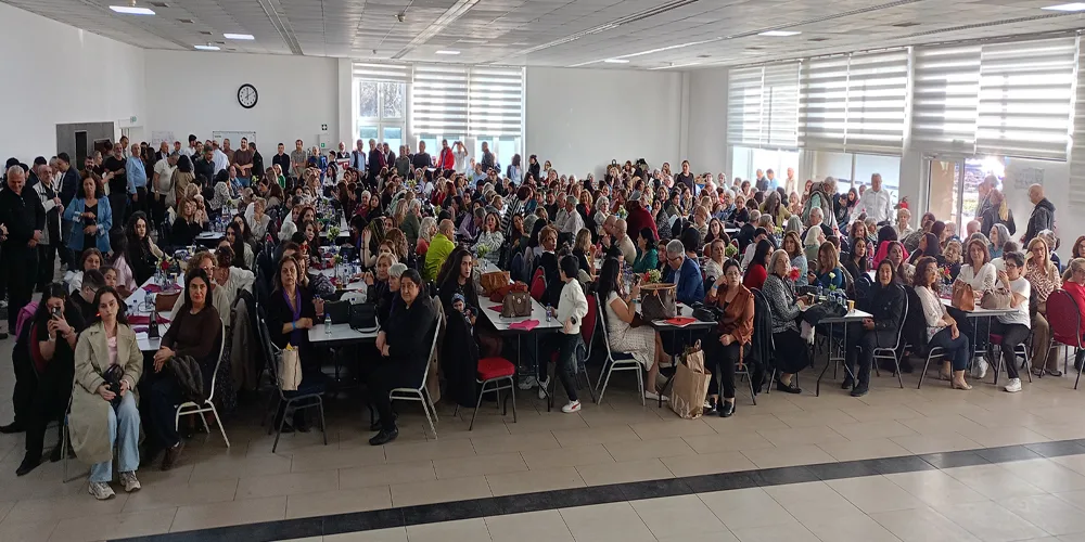 Oberhausen’de 8 Mart Coşkusu: Kadınlar Salona Sığmadı