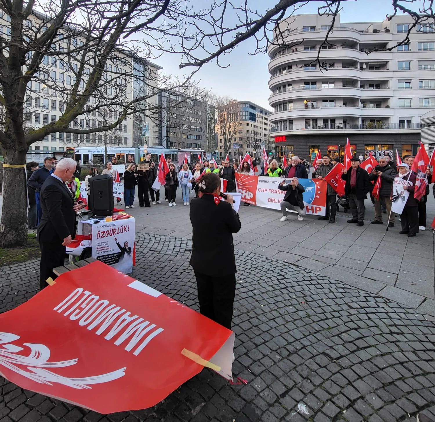İmamoğlu ve arkadaşları için Frankfurt’ta destek eylemi
