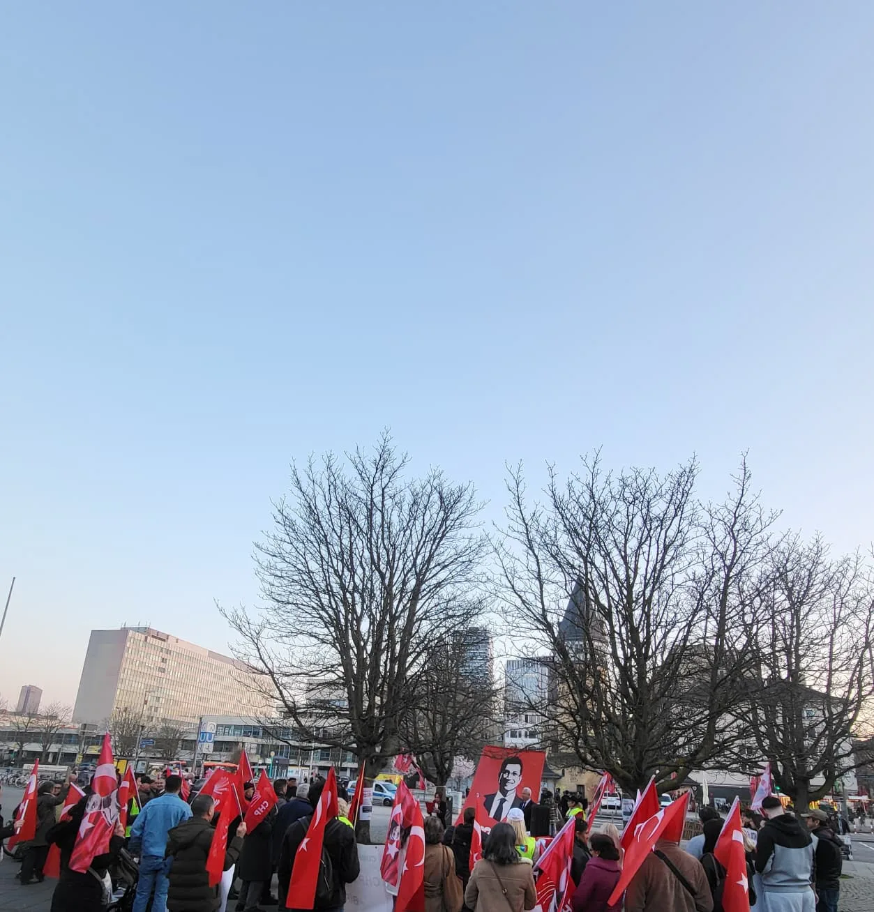 İmamoğlu ve arkadaşları için Frankfurt’ta destek eylemi
