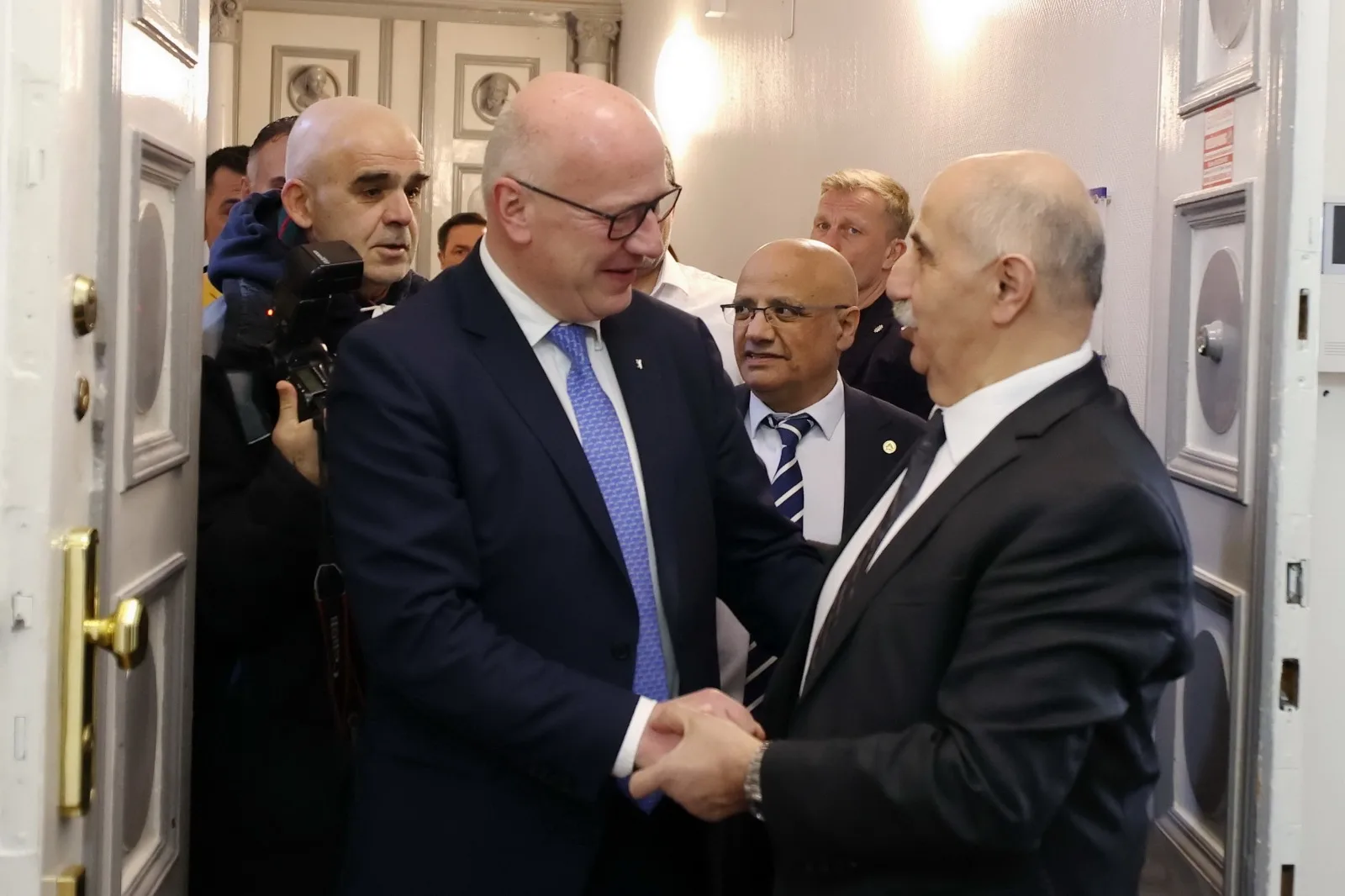 Berlin’de TDU’dan Görkemli Şeker Bayramı Resepsiyonu