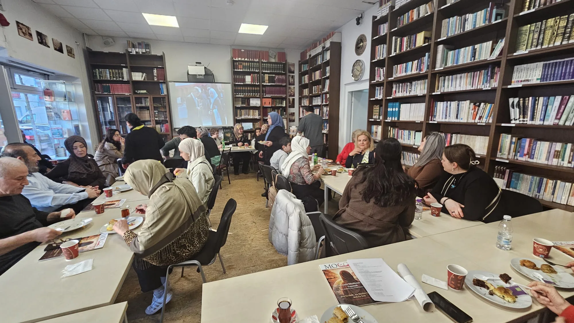 Berlin Türk Eğitim Derneği Üyeleriyle Bayramlaştı