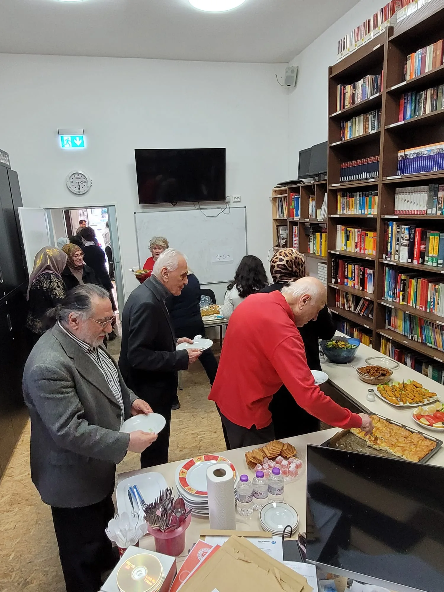 Berlin Türk Eğitim Derneği Üyeleriyle Bayramlaştı
