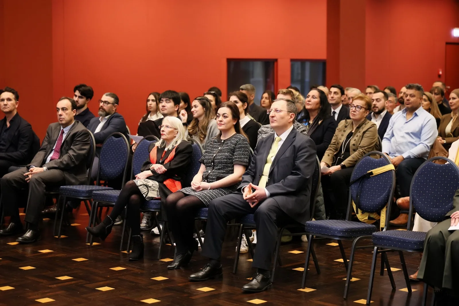 Berlin’de Tıp Dünyasının Kalbi Büyükelçilikte Attı
