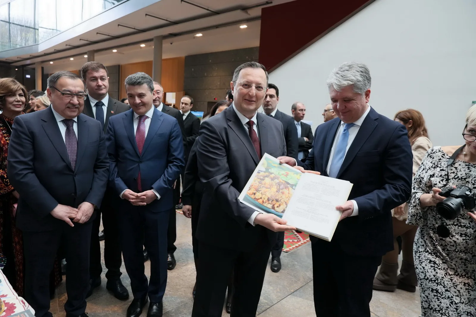 Berlin’de Türk Dünyasının Kalbi Nevruz’la Attı
