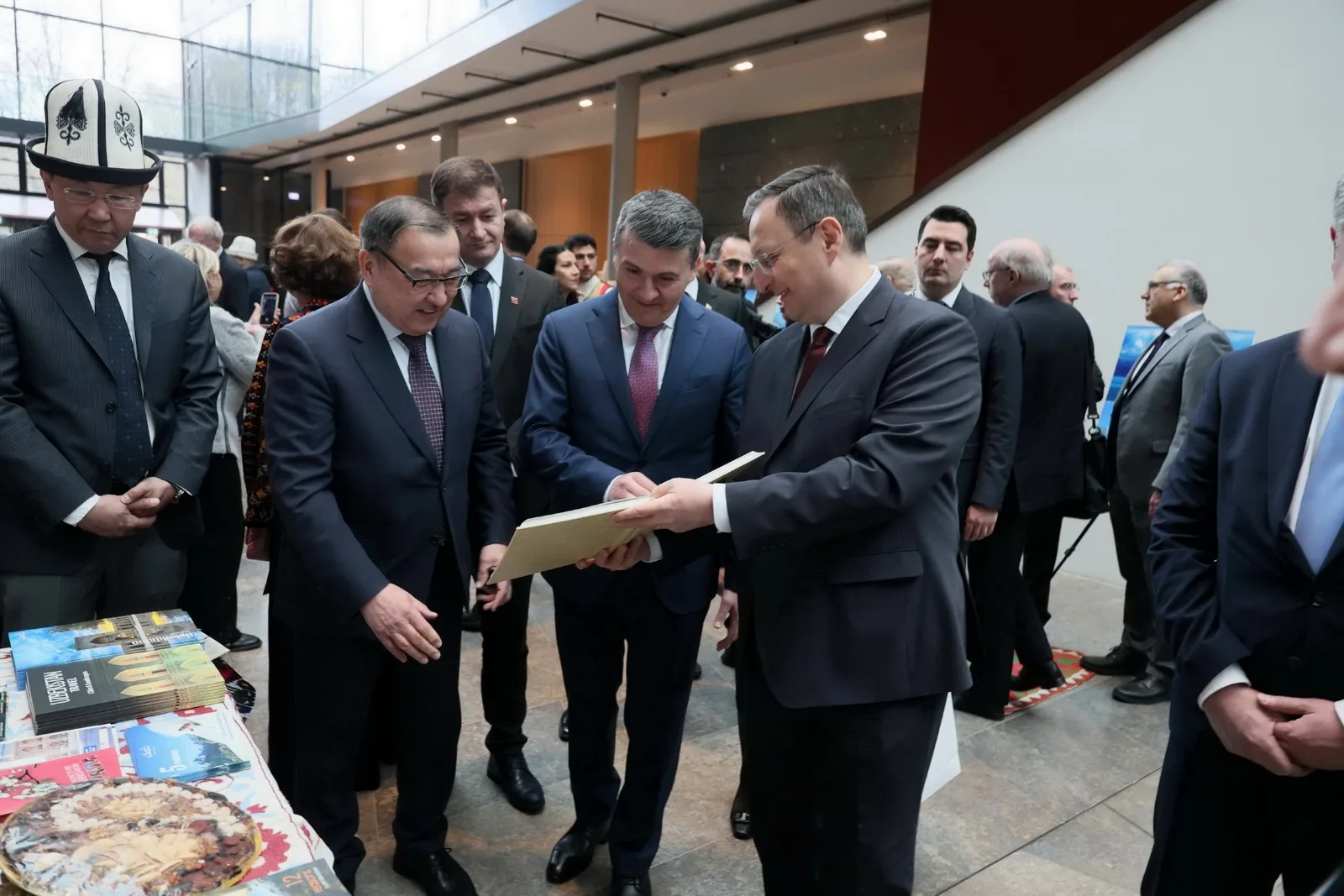 Berlin’de Türk Dünyasının Kalbi Nevruz’la Attı