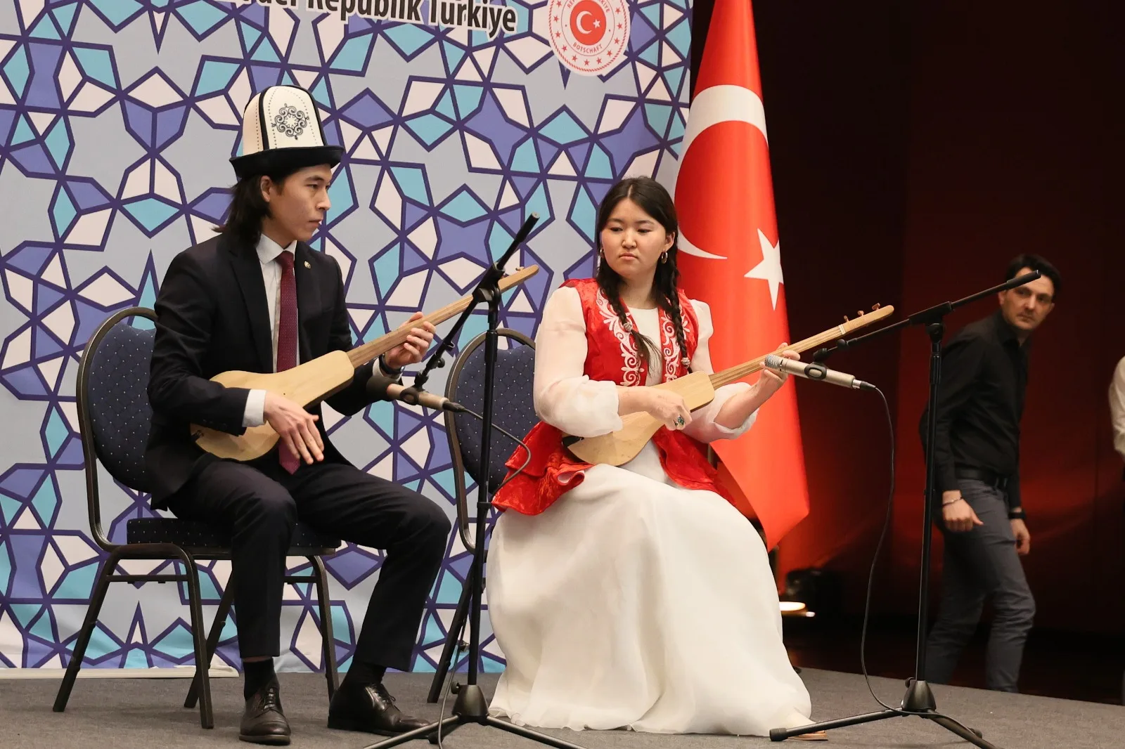 Berlin’de Türk Dünyasının Kalbi Nevruz’la Attı