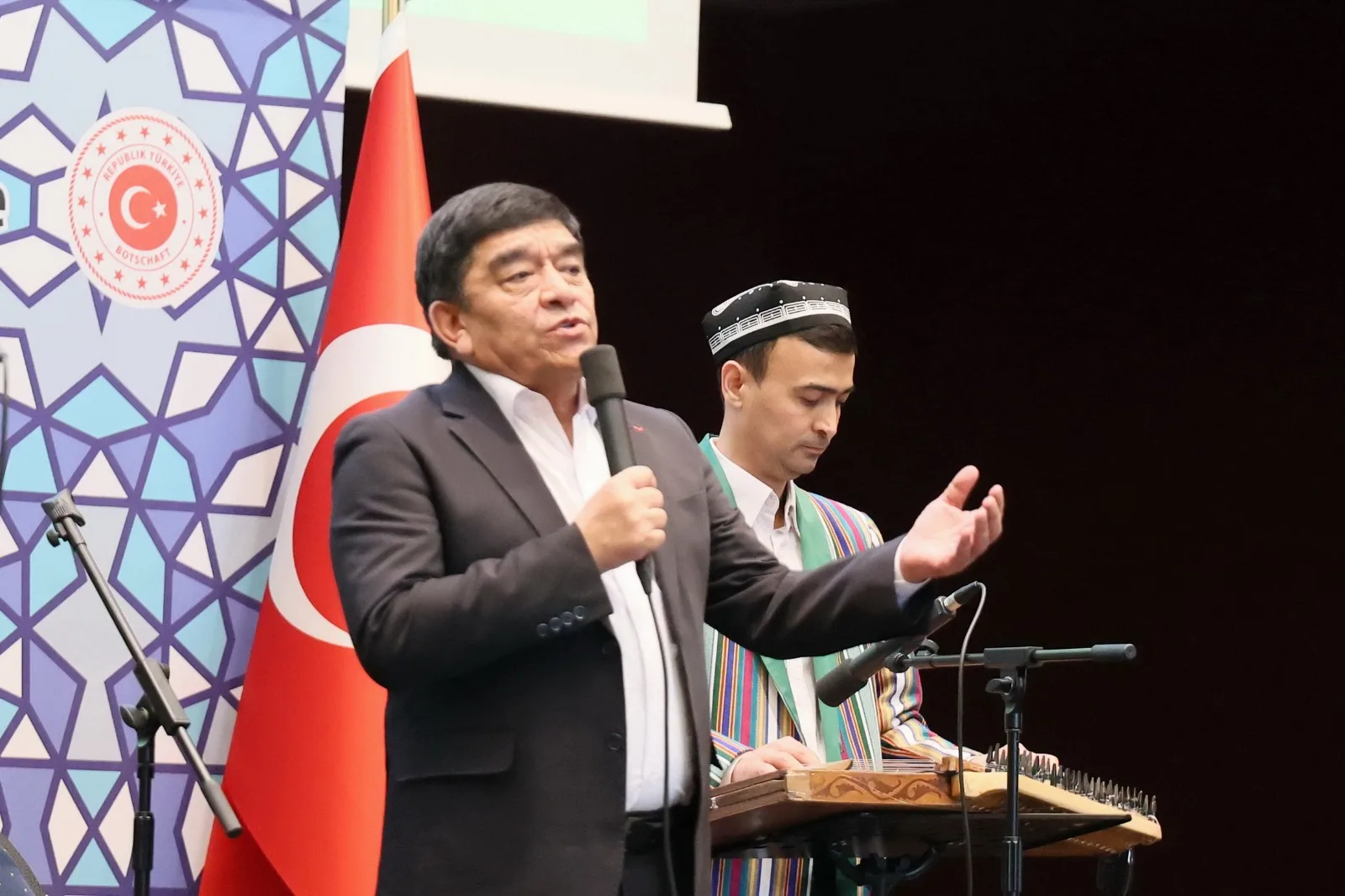 Berlin’de Türk Dünyasının Kalbi Nevruz’la Attı