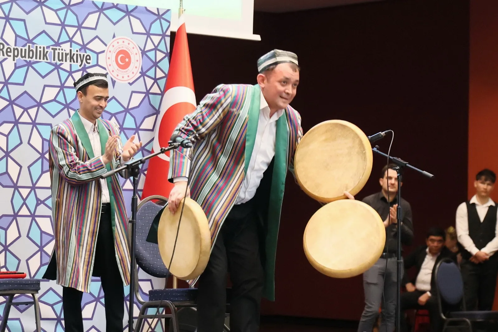Berlin’de Türk Dünyasının Kalbi Nevruz’la Attı