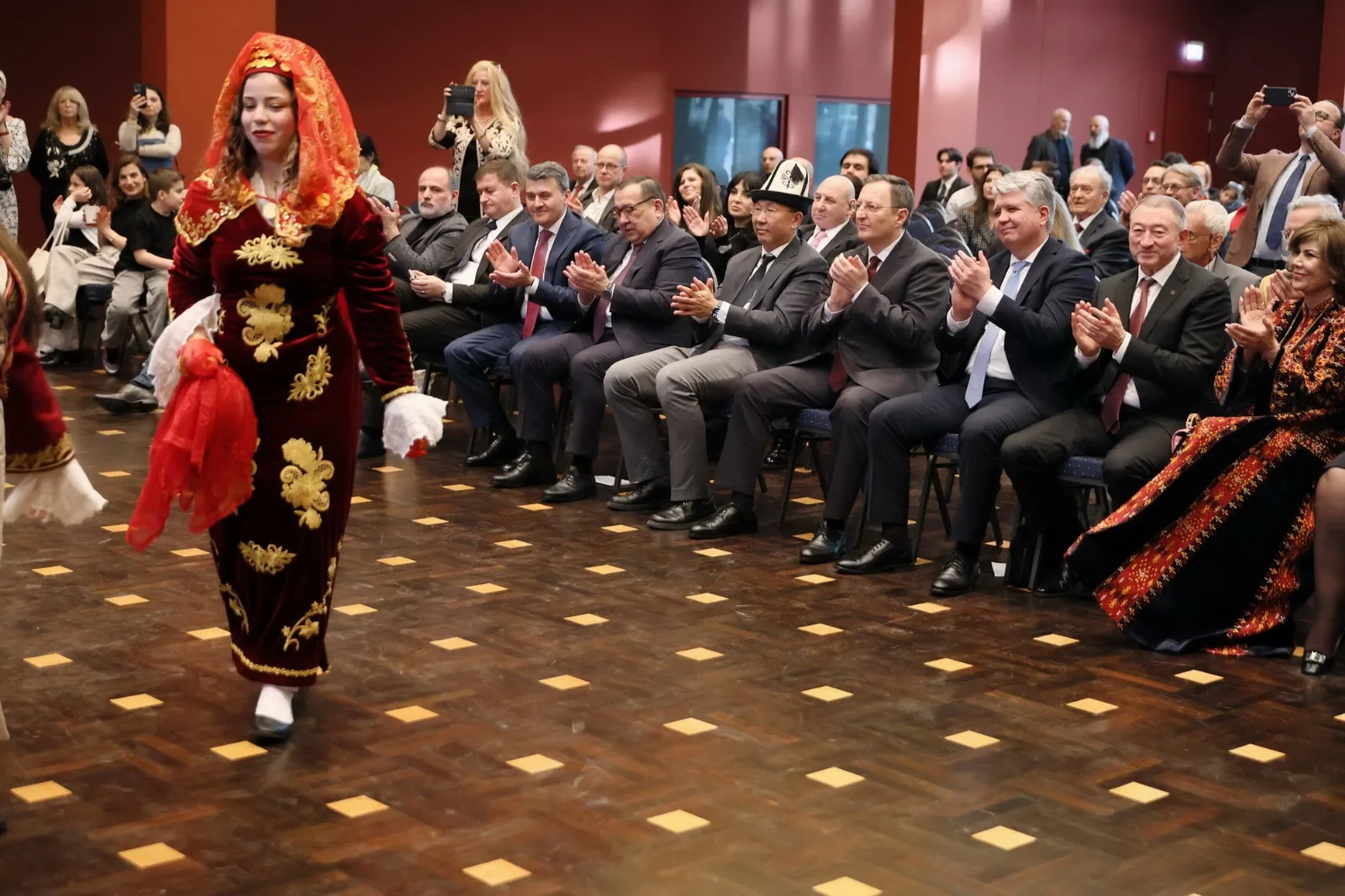 Berlin’de Türk Dünyasının Kalbi Nevruz’la Attı