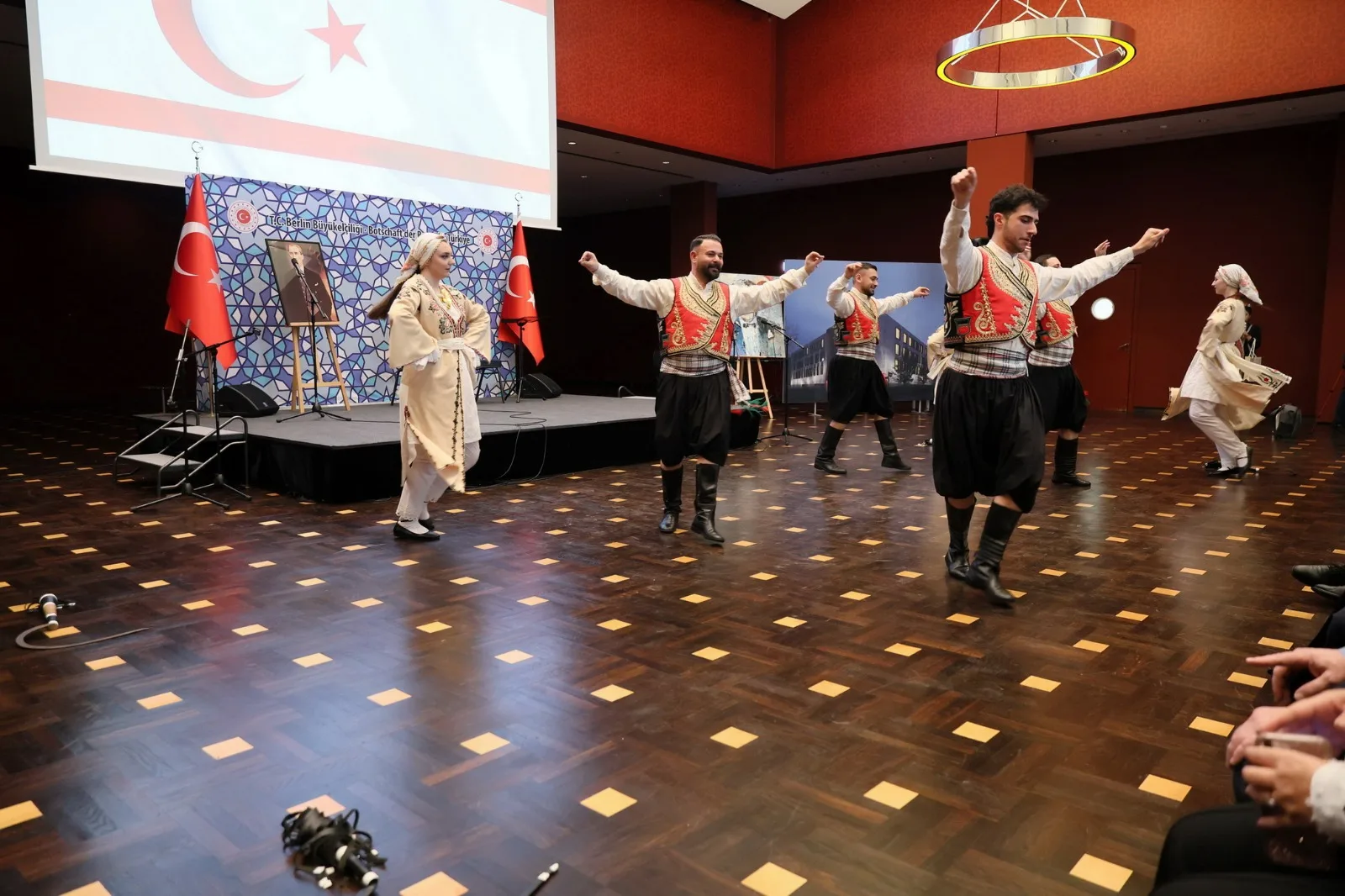 Berlin’de Türk Dünyasının Kalbi Nevruz’la Attı