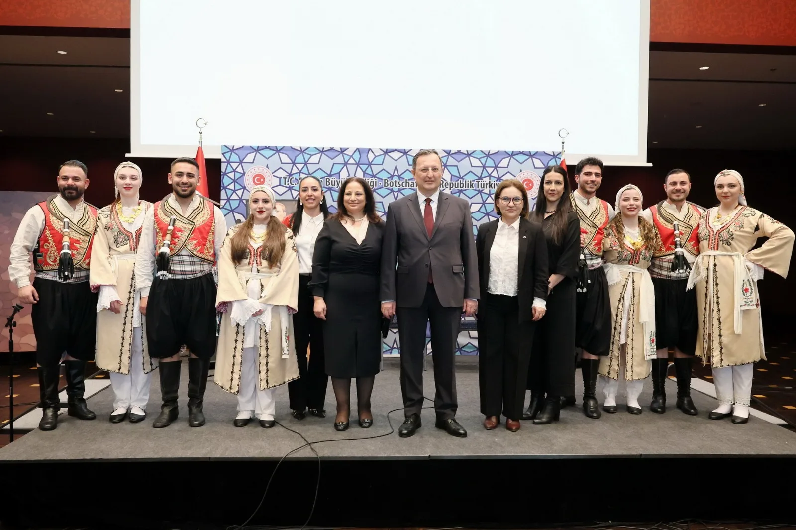 Berlin’de Türk Dünyasının Kalbi Nevruz’la Attı