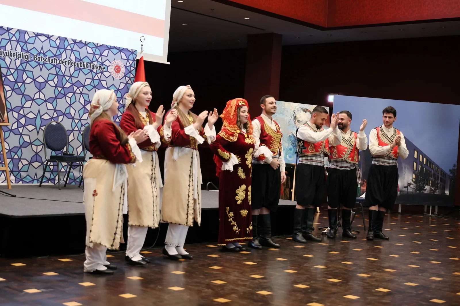 Berlin’de Türk Dünyasının Kalbi Nevruz’la Attı