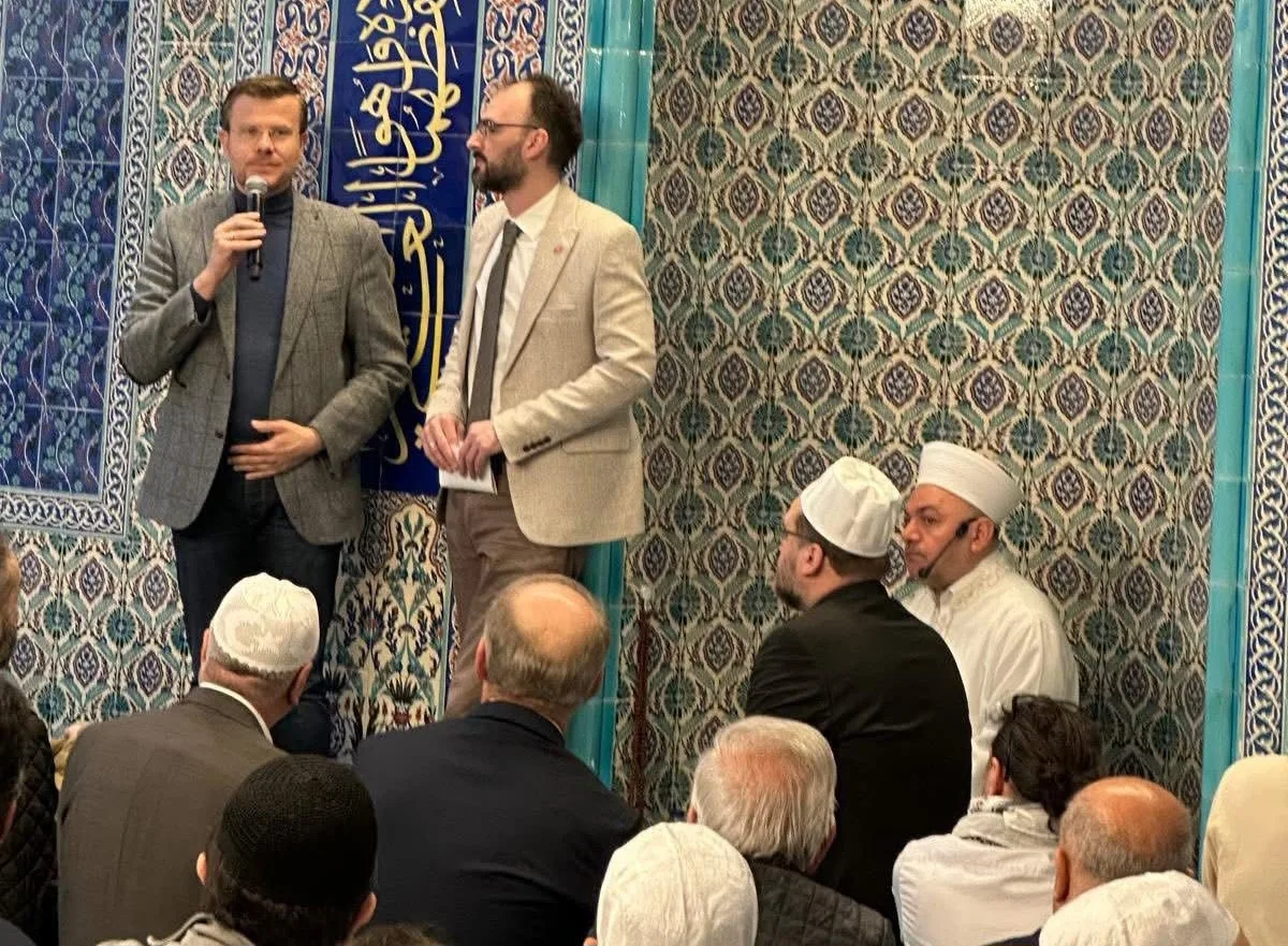 Nürnberg Belediye Başkanı König Müslümanlarla Bayramlaştı