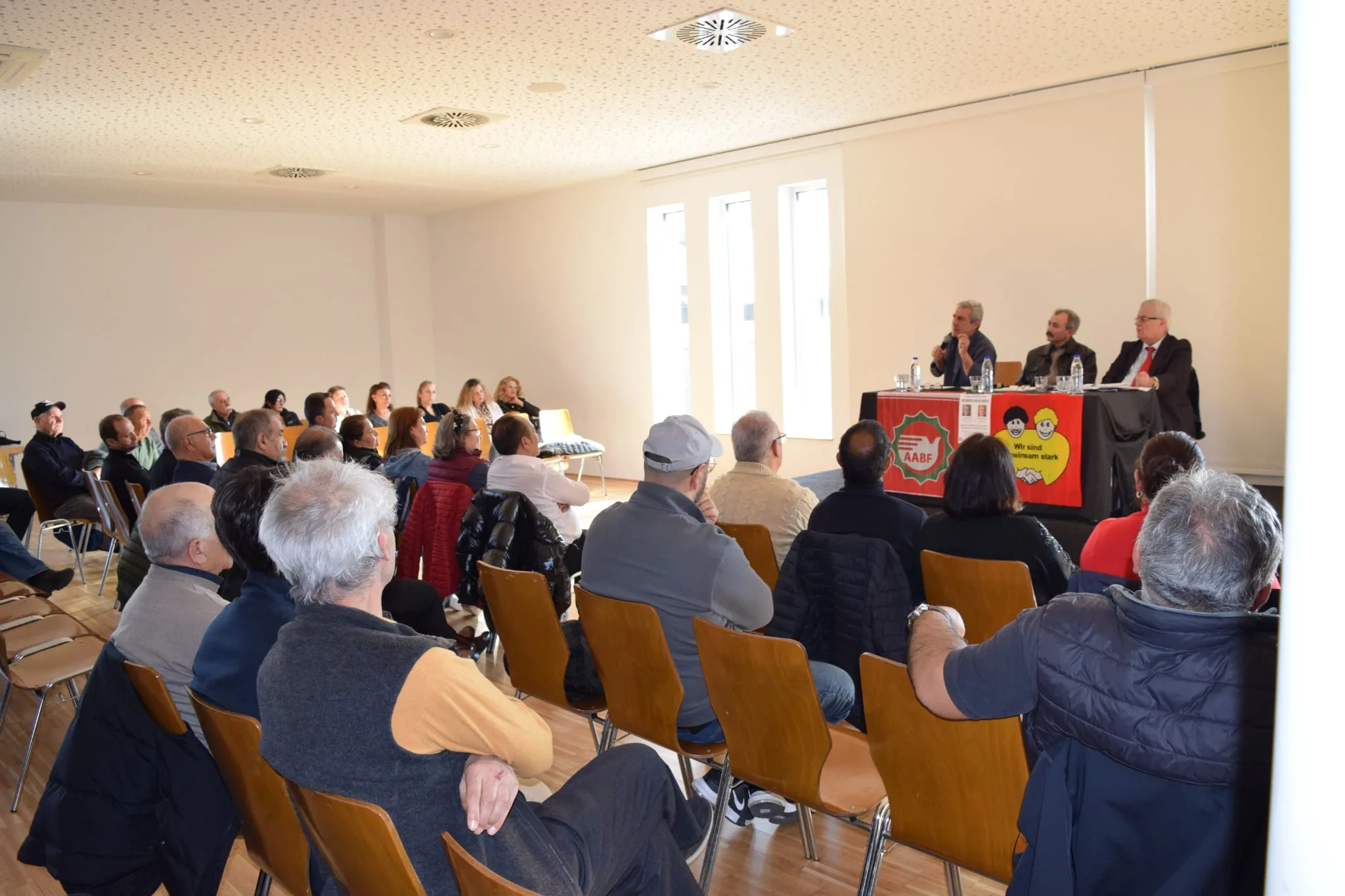 Merdan Yanardağ’la dayanışma panelinde Ortadoğu’daki son gelişmeler tartışıldı