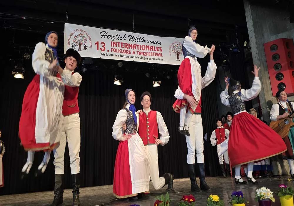 Nürnberg’de 13. Uluslararası Folklor Şöleni Kültürleri Buluşturdu
