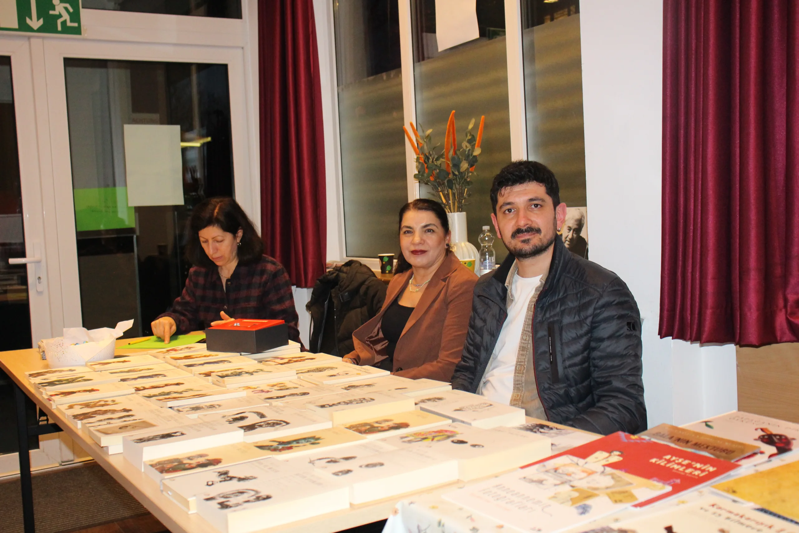 HAMBURG’DA AZİZ NESİN VAKFI İÇİN ANLAMLI DAYANIŞMA GECESİ