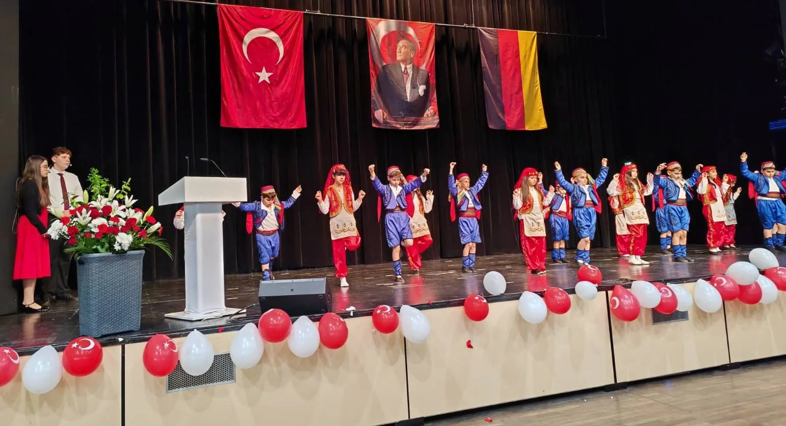 Gurbetçi Çocuklar 23 Nisan’ı Fürth’te Renkli Gösterilerle Kutladı