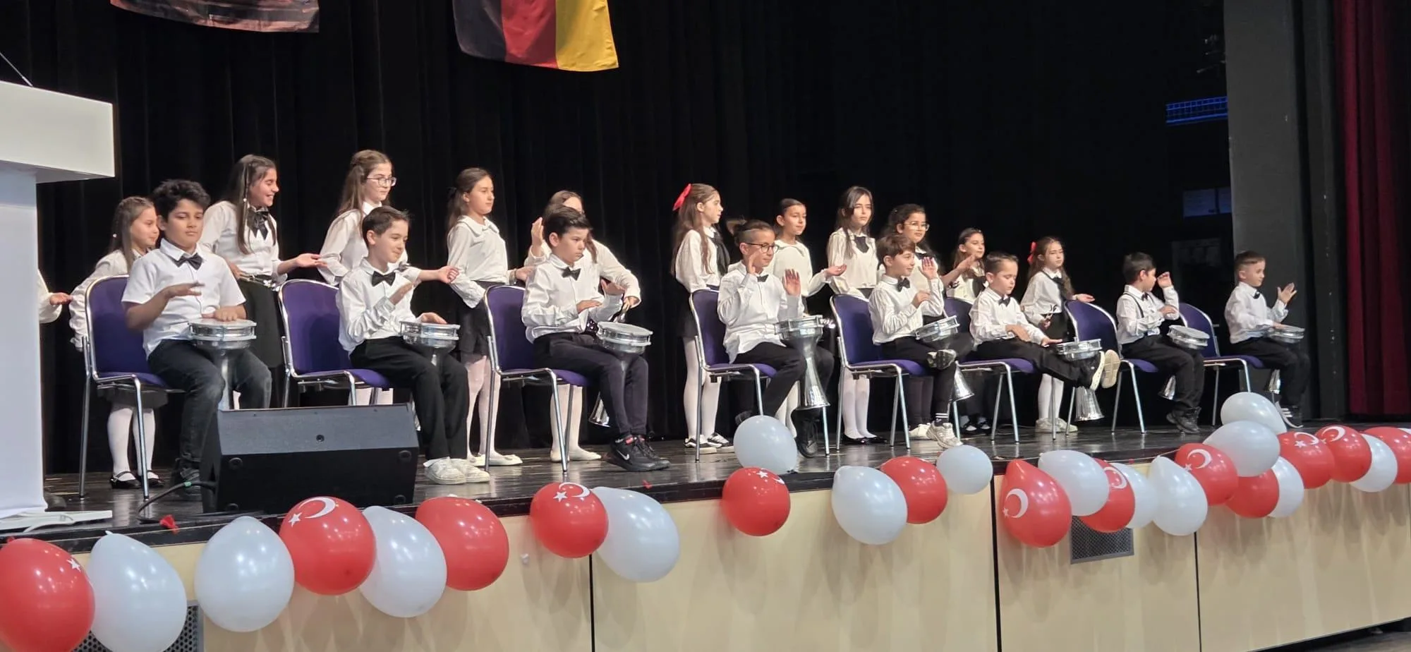 Gurbetçi Çocuklar 23 Nisan’ı Fürth’te Renkli Gösterilerle Kutladı