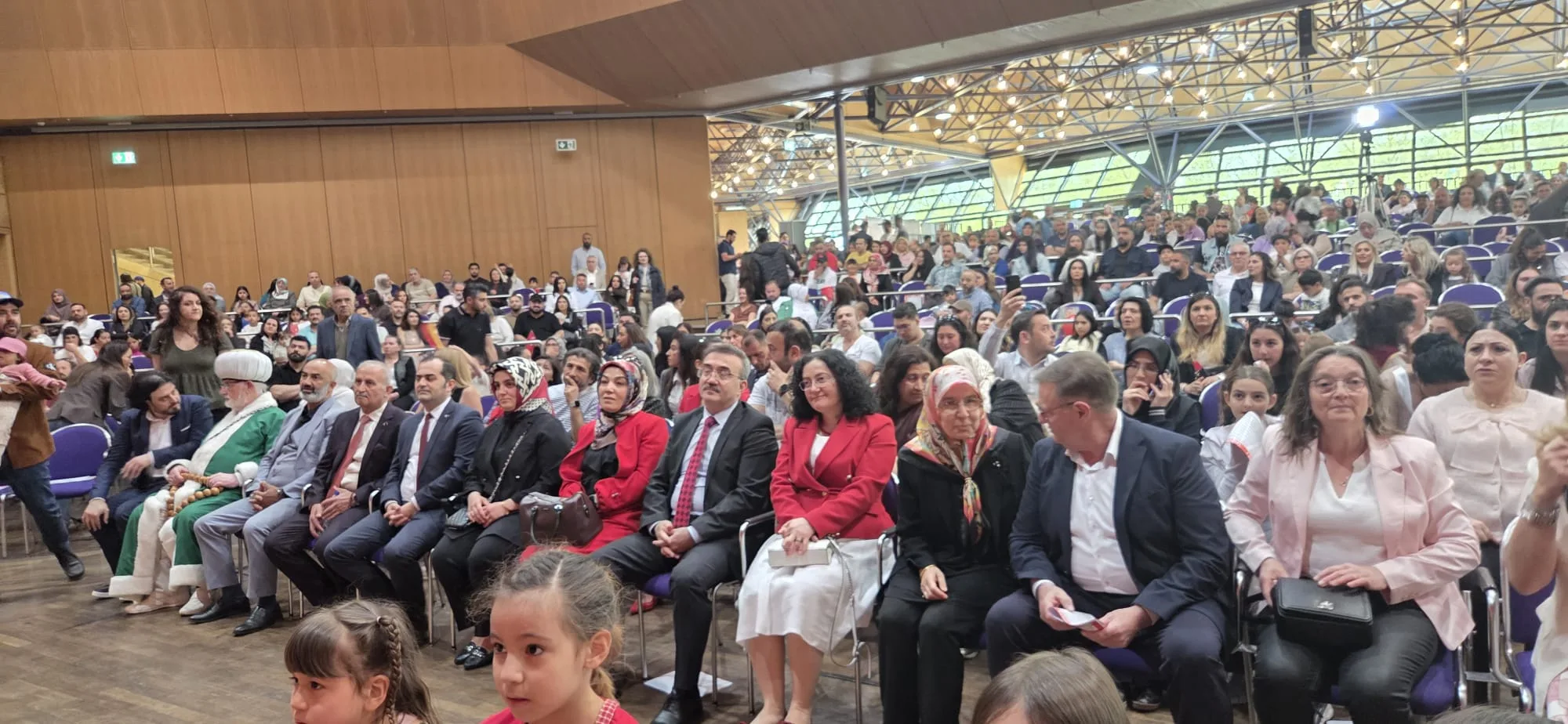 Gurbetçi Çocuklar 23 Nisan’ı Fürth’te Renkli Gösterilerle Kutladı