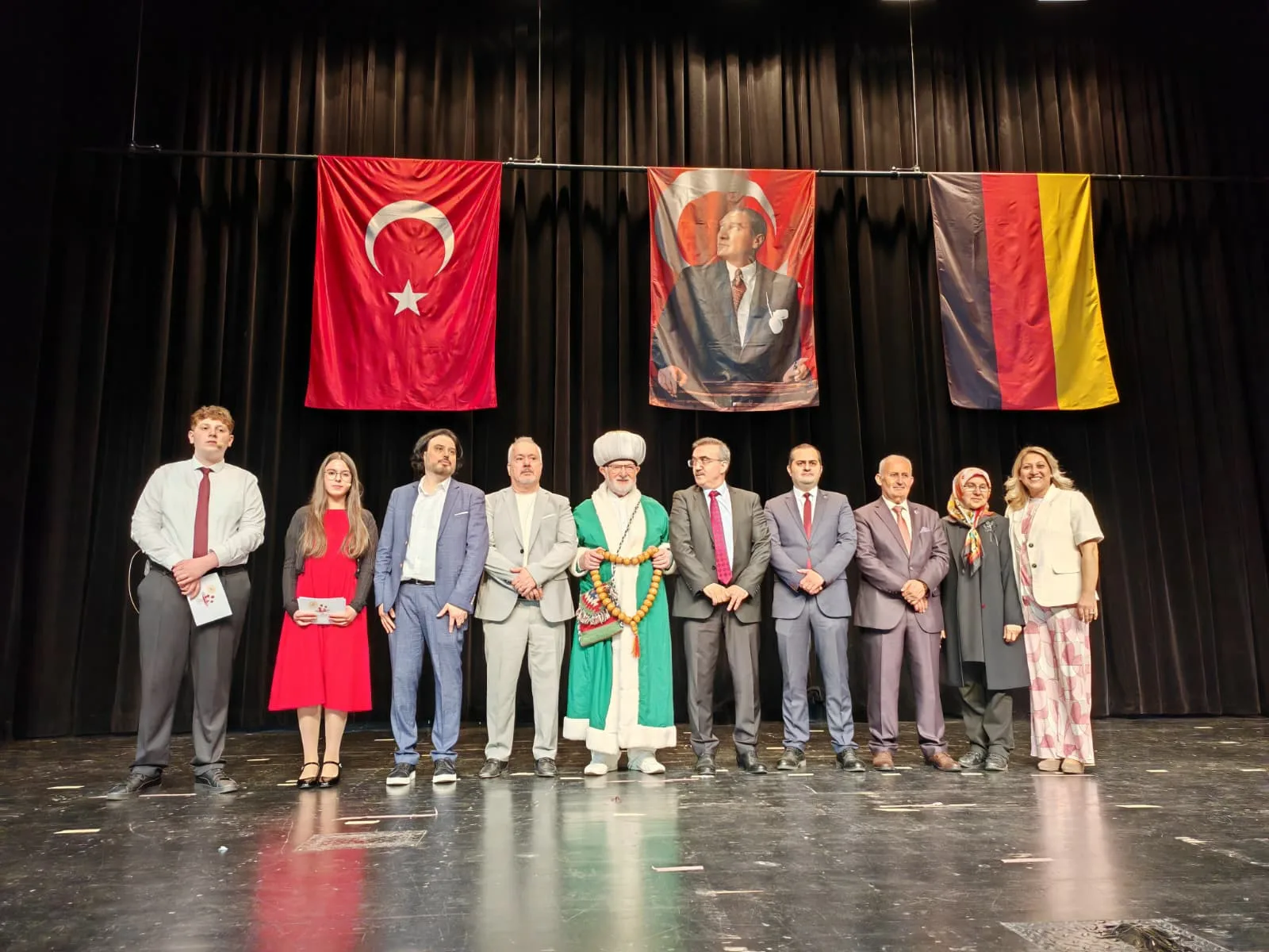 Gurbetçi Çocuklar 23 Nisan’ı Fürth’te Renkli Gösterilerle Kutladı