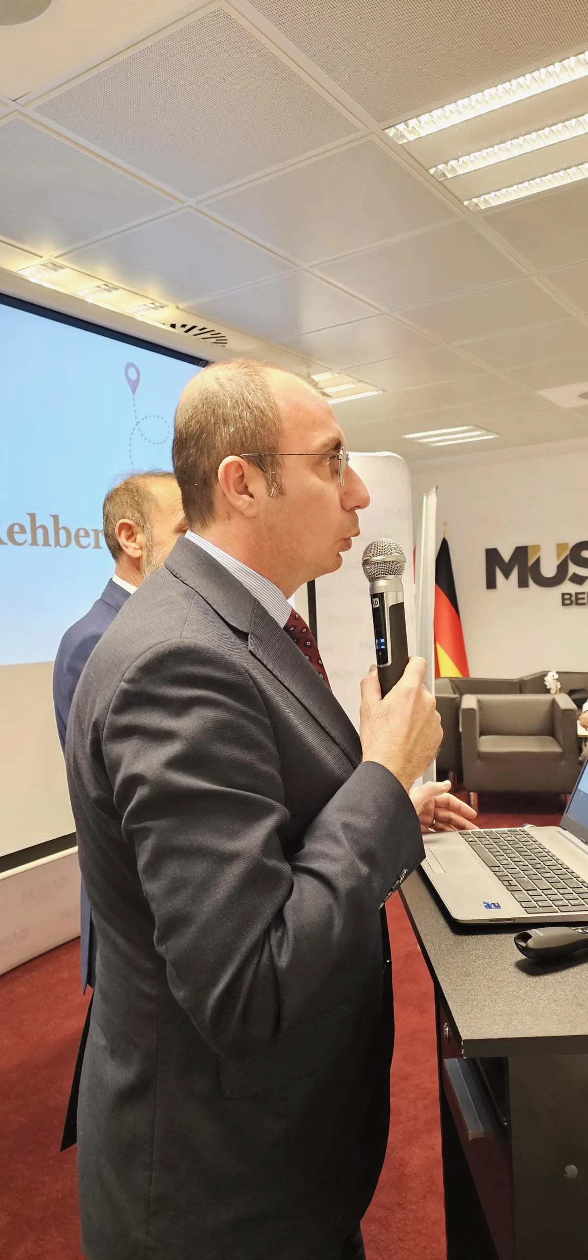 MÜSİAD Akademi Berlin’den “Rehber Ebeveynlik” Konferansı