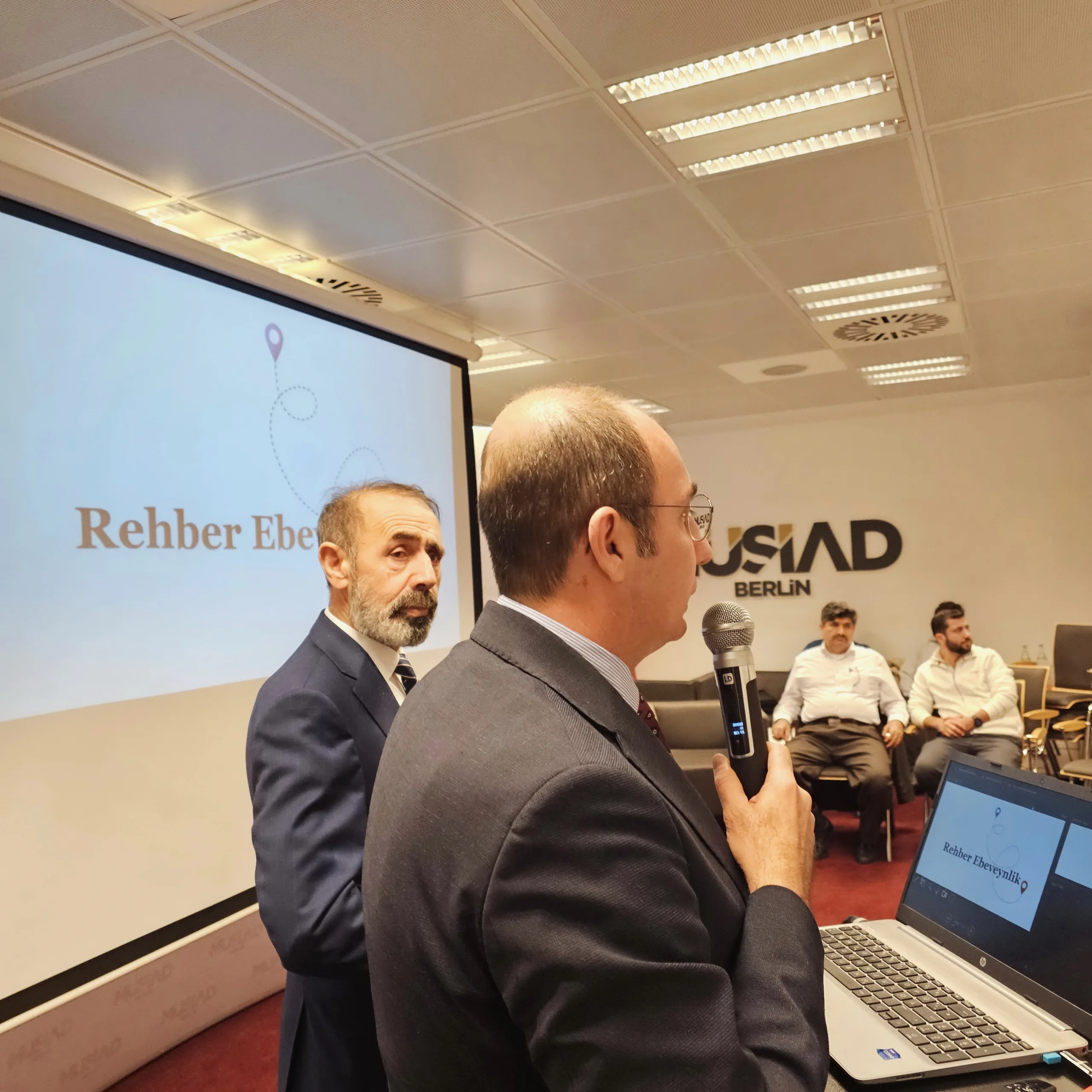 MÜSİAD Akademi Berlin’den “Rehber Ebeveynlik” Konferansı