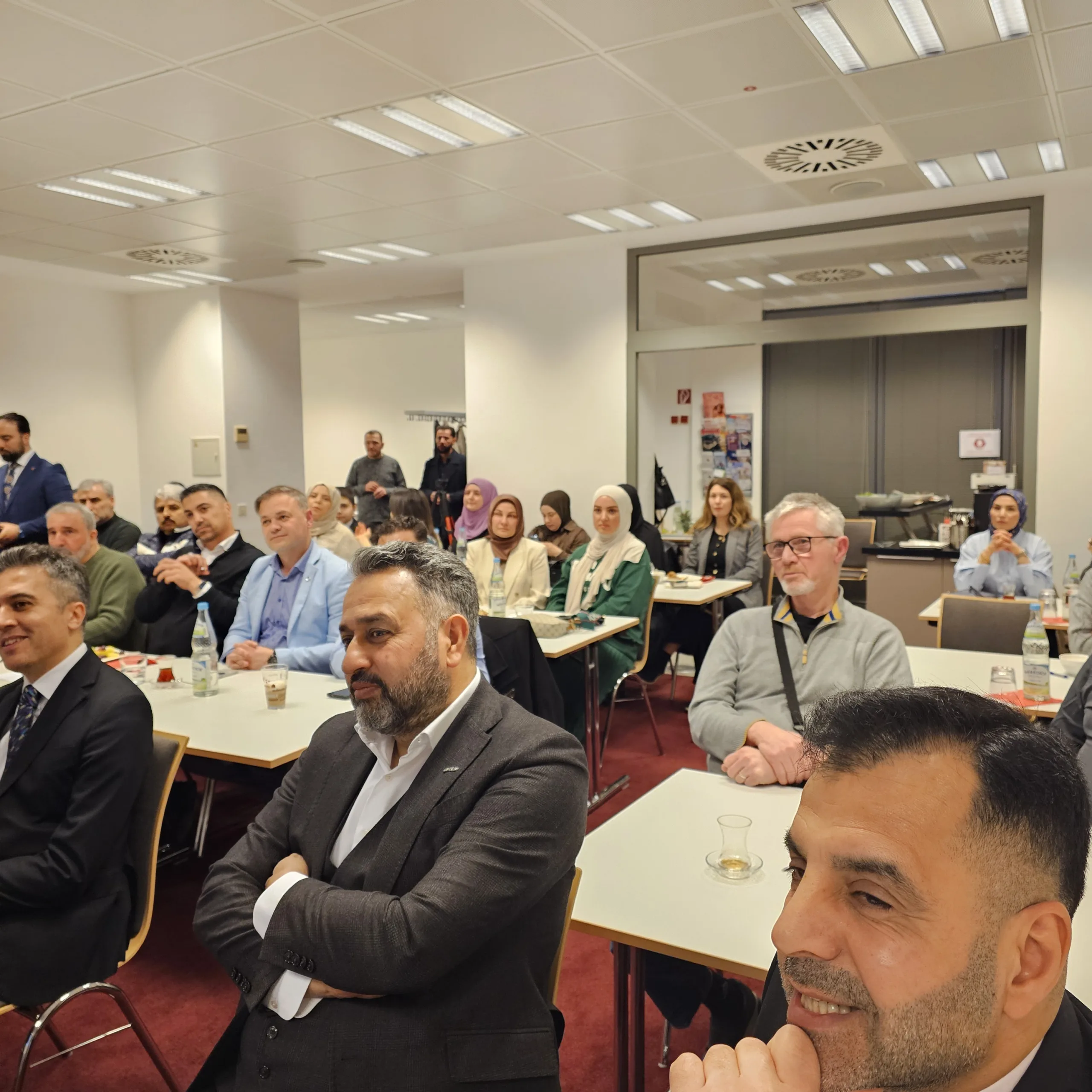 Berlin’de “Rehber Ebeveynlik” Konferansına Yoğun İlgi