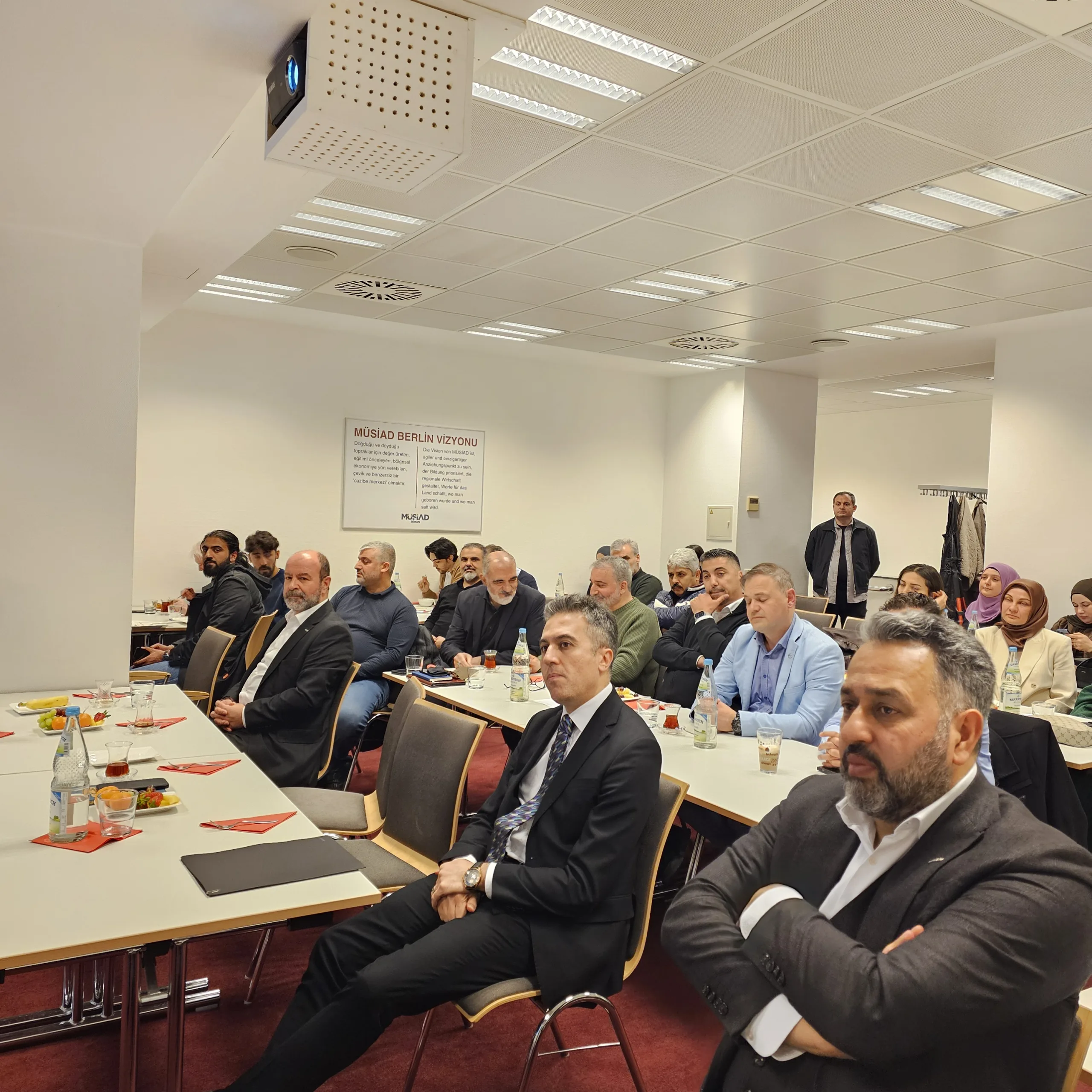 Berlin’de “Rehber Ebeveynlik” Konferansına Yoğun İlgi